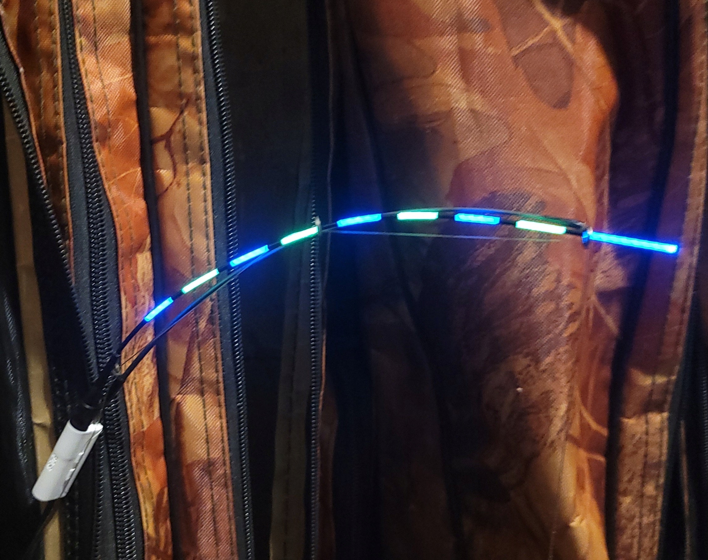 3x Glowing Feeder Beacon - Vibrating Peak + 3 Batteries Model Sygnalizator czujnik ruchu świetlik