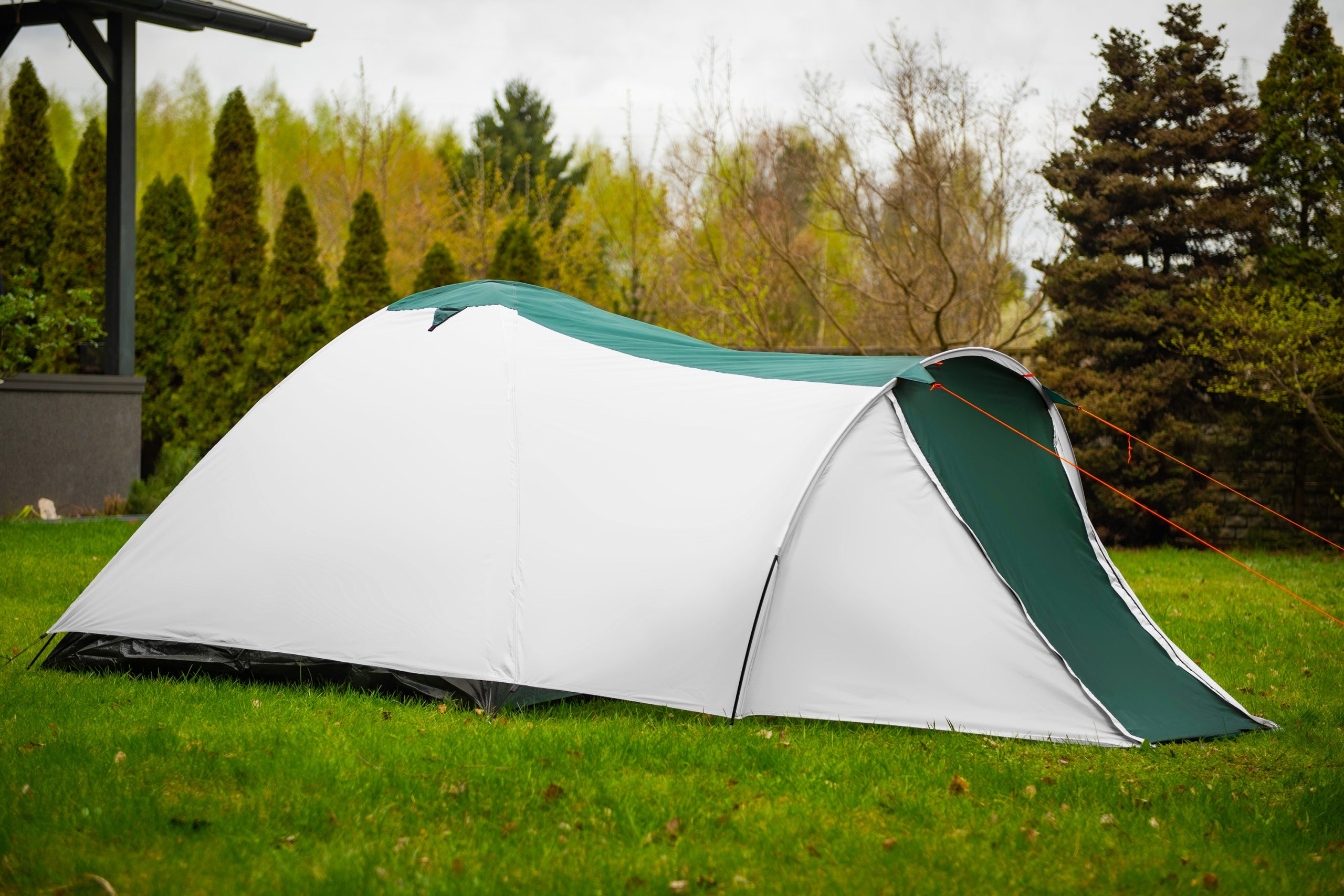 4-person single-coating tourist tent with vestibule 2000 mm Waterproofness 2000 mm