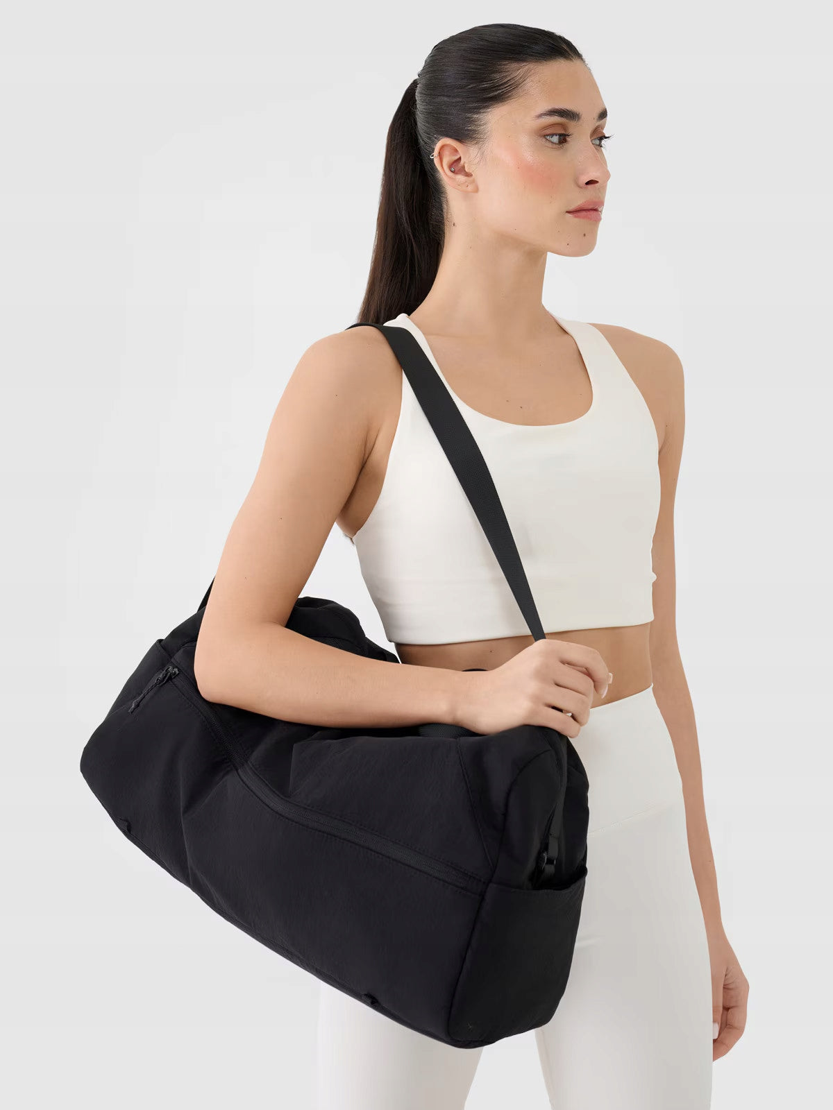 4F SPORTS BAG FOR GYM 26L 25x51x21cm ATBAU016 SS25 Color black
