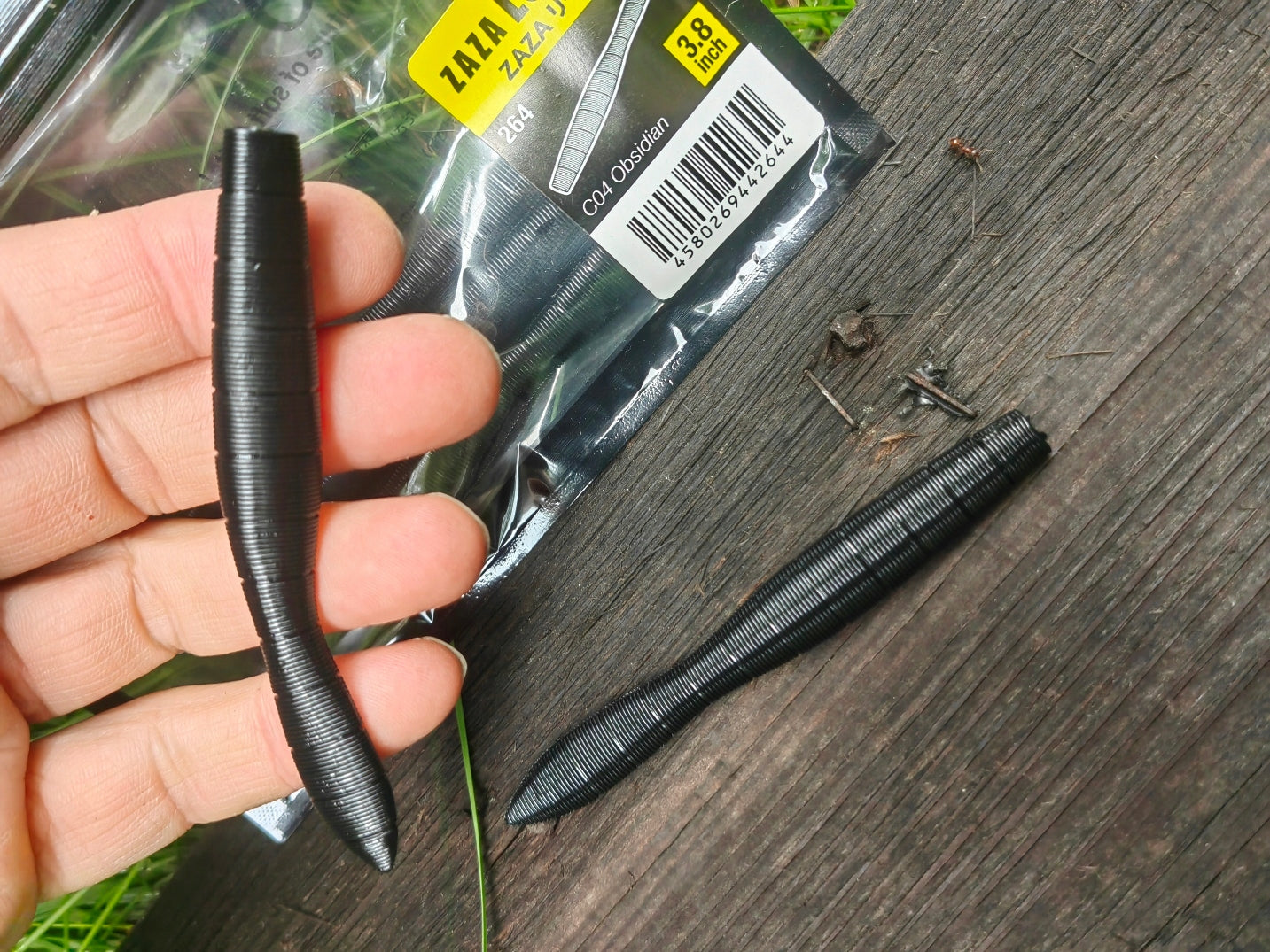 5 pcs NIKKO ZAZA LEECH Large leech 95 mm - 7 g, zander - Perch Manufacturer's color name Obsidian C04