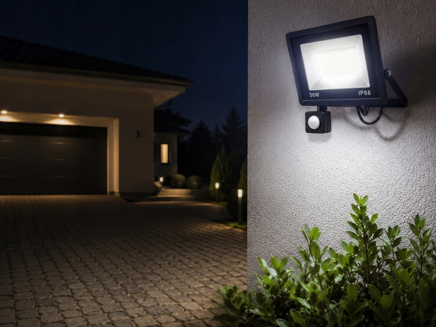50W LED Floodlight With PIR Motion Sensor IP66 3000K Warm White 230V Packaging status original