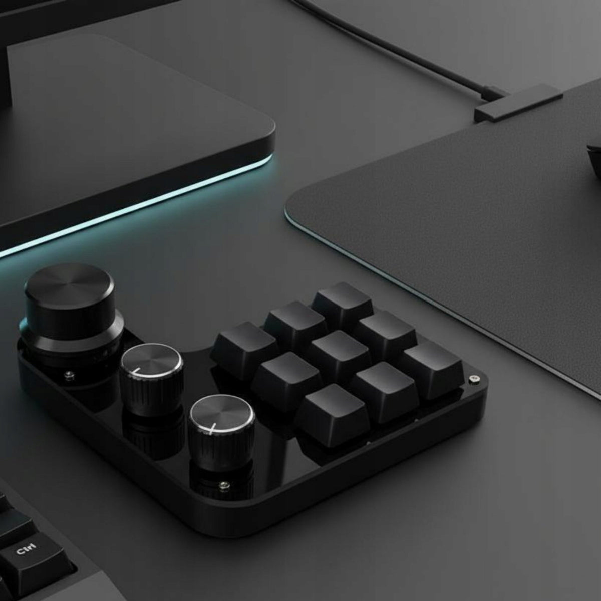 9 Key Keypad with 3 Knobs Hot-Swappable Switches for Gamers, Visual Editors Packaging status original