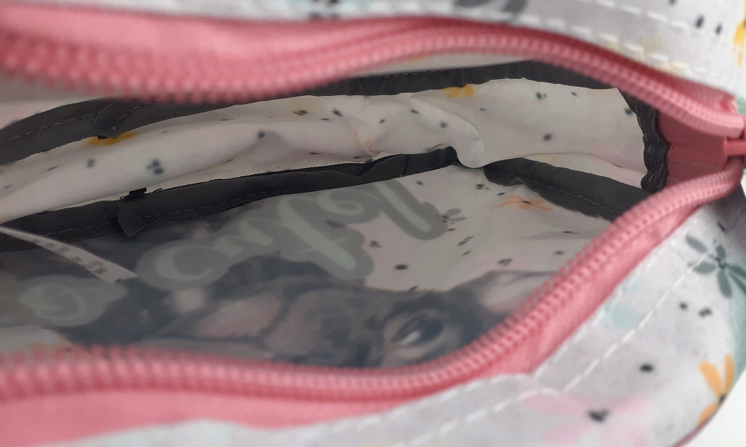 A BEAUTIFUL BAG FOR A BULLDOG GIRL Dimensions small (smaller than A4)