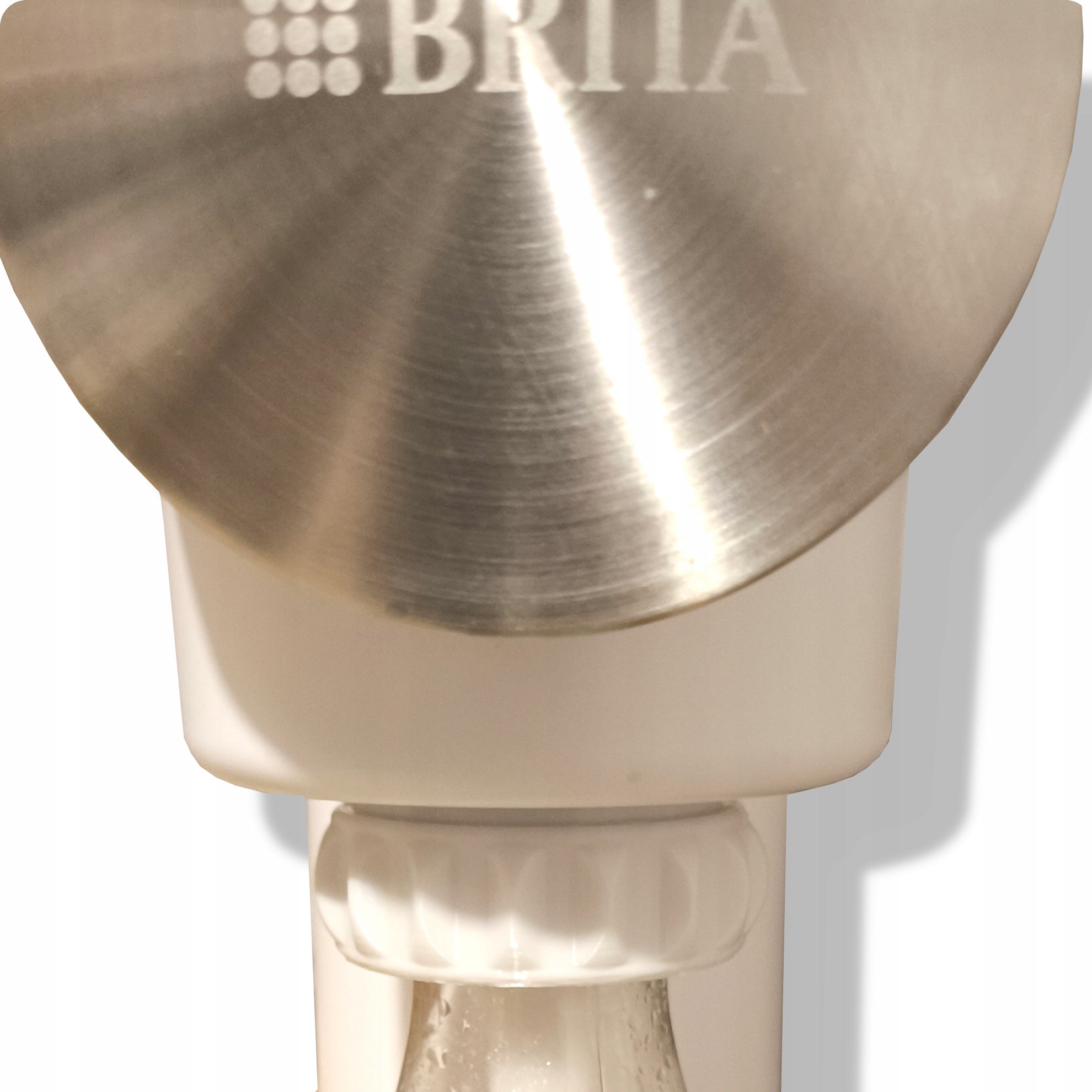 ADAPTER BUTELEK PET DLA SATURATORA BRITA SODAONE - BIAŁY Dominant color white