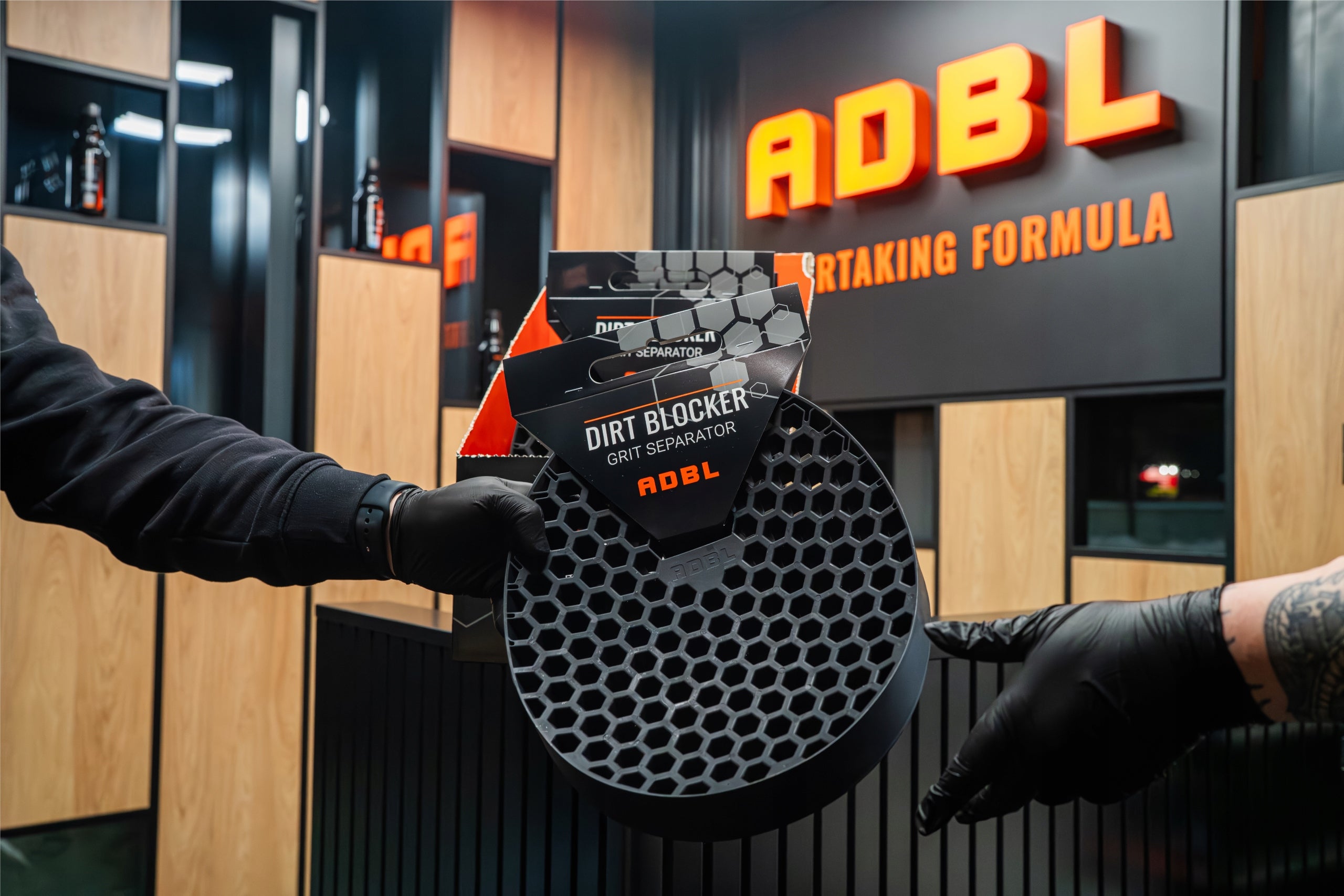 ADBL DIRT BLOCKER DURABLE DIRT SEPARATOR FOR BUCKET CAR WASHING Manufacturer ADBL