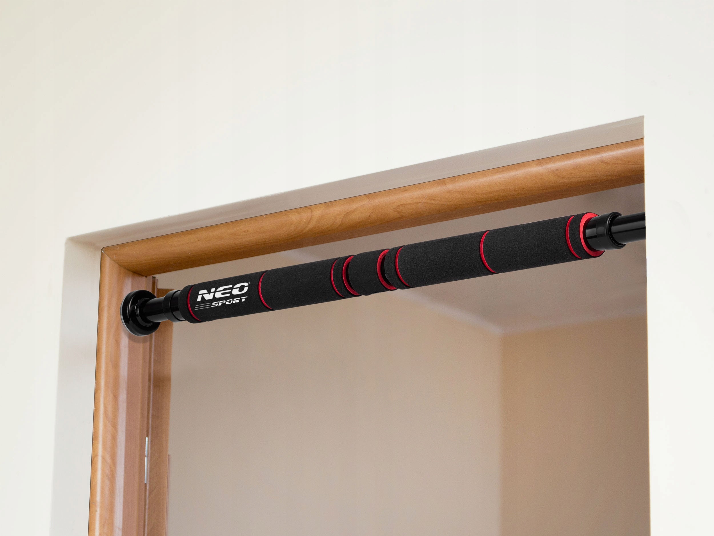 ADJUSTABLE EXPANSION BAR FOR PULLING UP EXERCISES STEEL LIFTING CAPACITY 150KG Installation method door frame