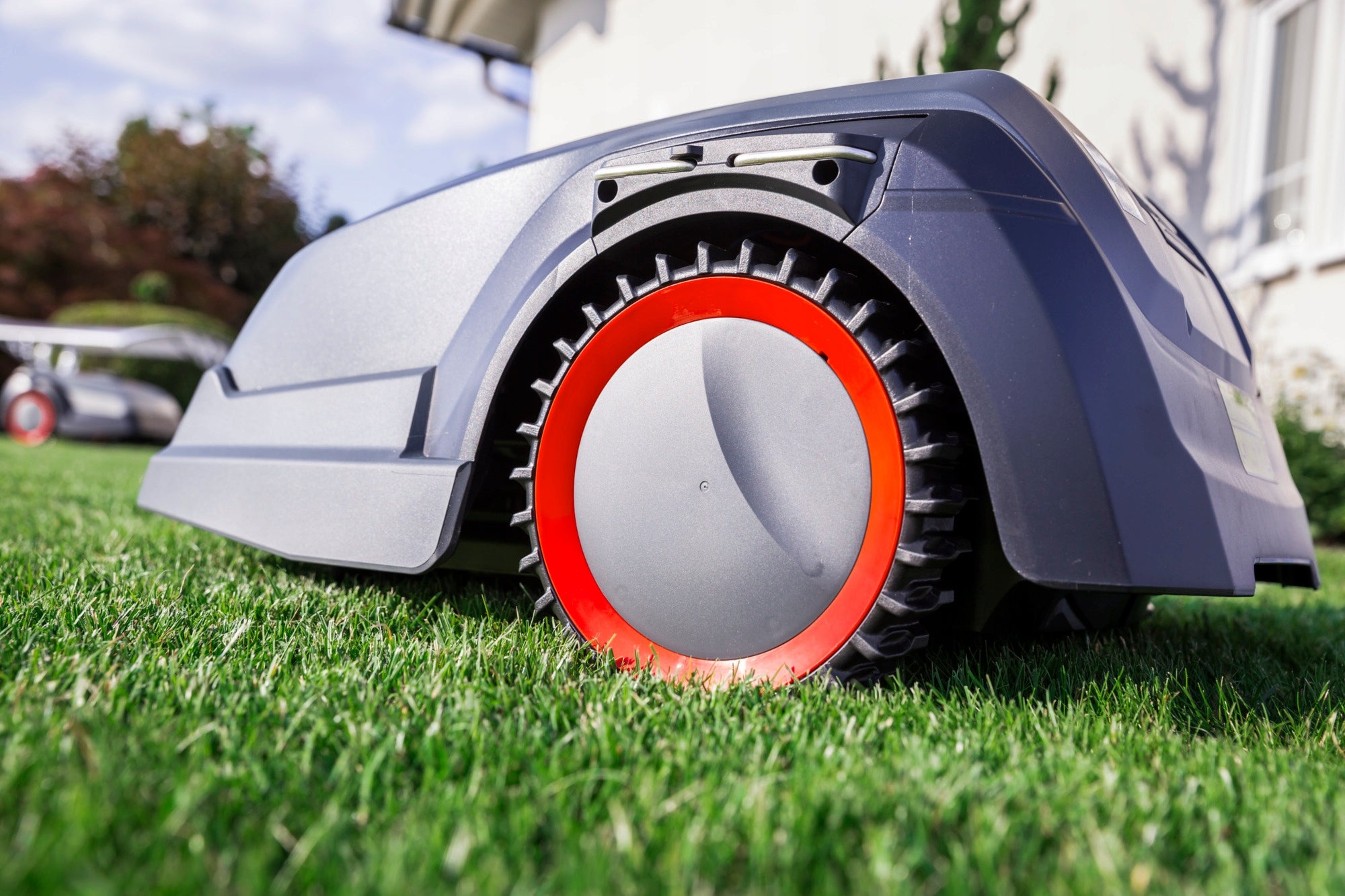 AL-KO ROBOLINHO 2000W 23CM WIFI 5Ah MOWING ROBOT Mowing height adjustment range 22–55 cm