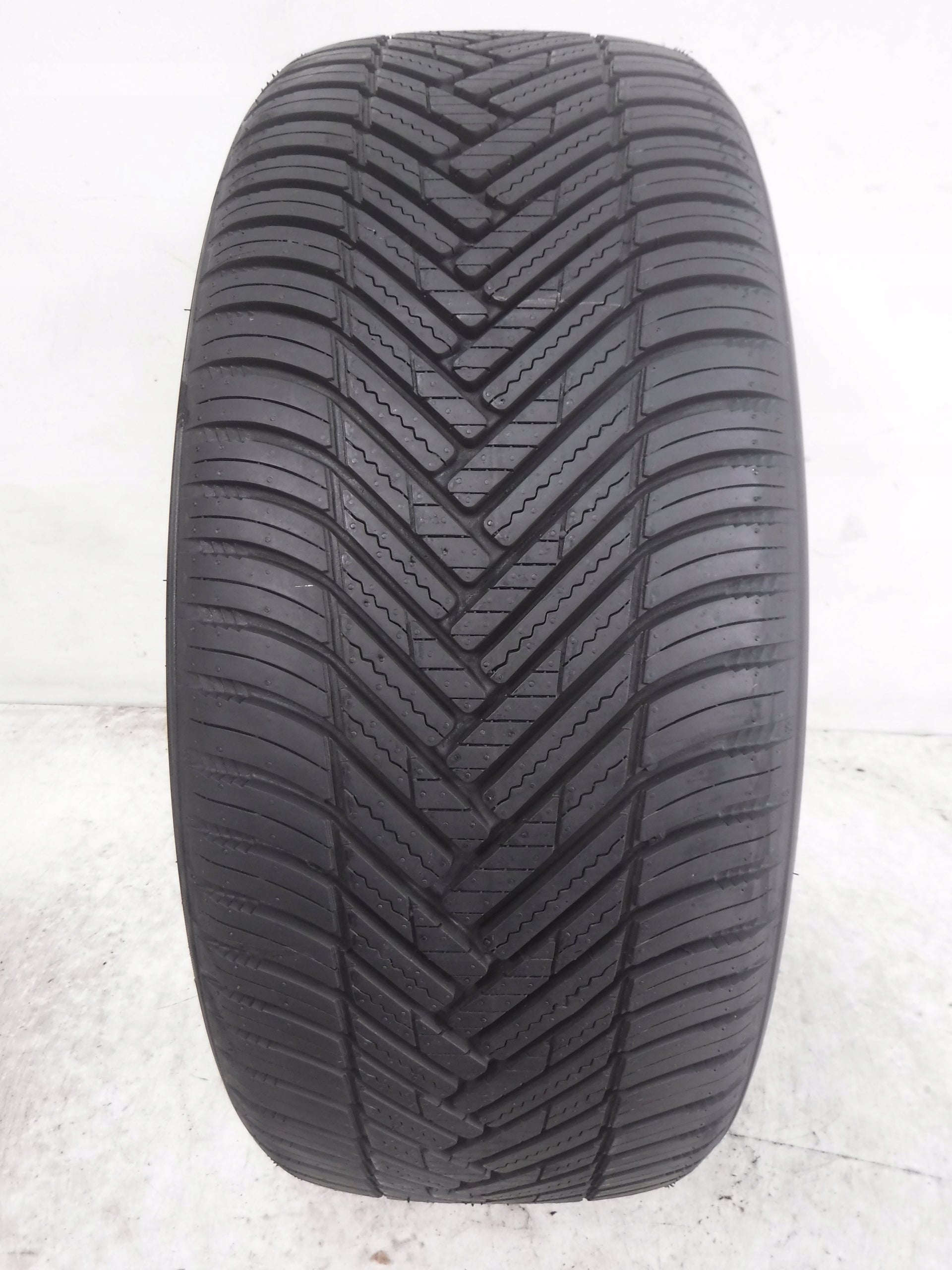 ALL-SEASON TYRE HANKOOK KINERGY 4S2 225/40/19 93Y M+S Number of tires offered 1 pc.