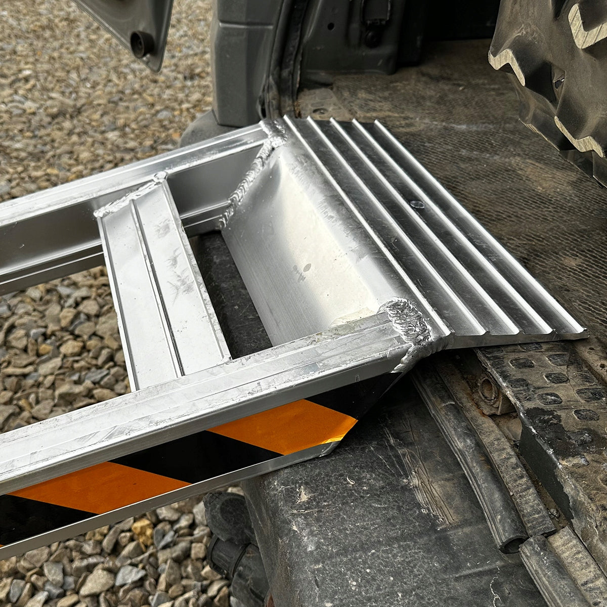 ALUMINIUM RAIDS FOR EXCAVATOR 2 TONS RAMP WIDTH 40CM x 2,5 SET OF 2 PCS. EAN (GTIN) 5906122410435