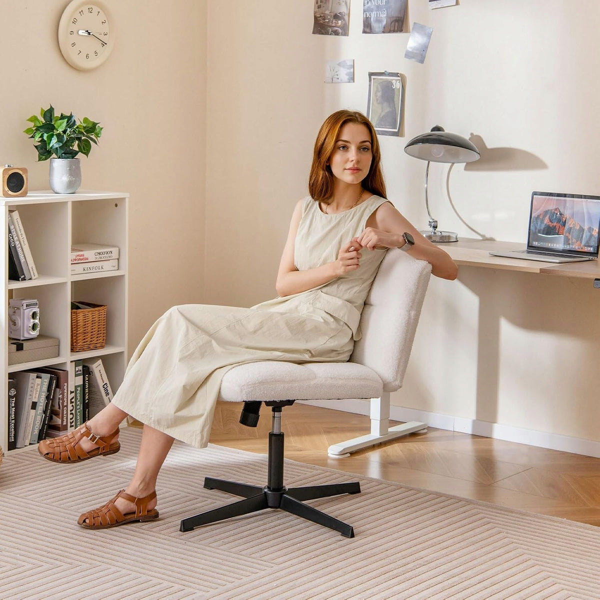 ARMCHAIR OFFICE CHAIR WITHOUT ARMRESTS SWIVEL WHITE SHEEP FUR EAN (GTIN) 0095103468758