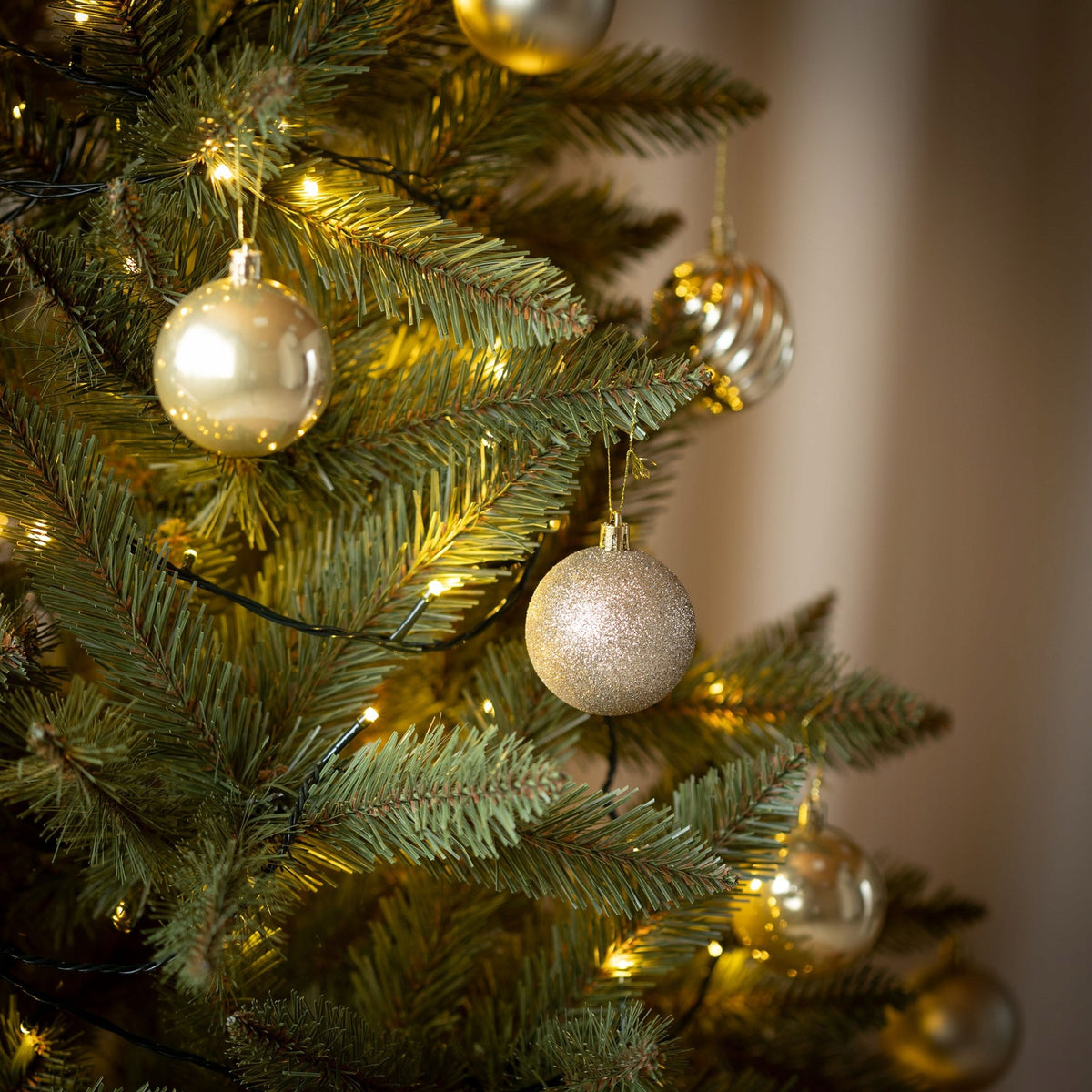 ARTIFICIAL CHRISTMAS TREE SCANDINAVIAN SPRUCE Caucasian DENSE 220cm STAND Packaging status original