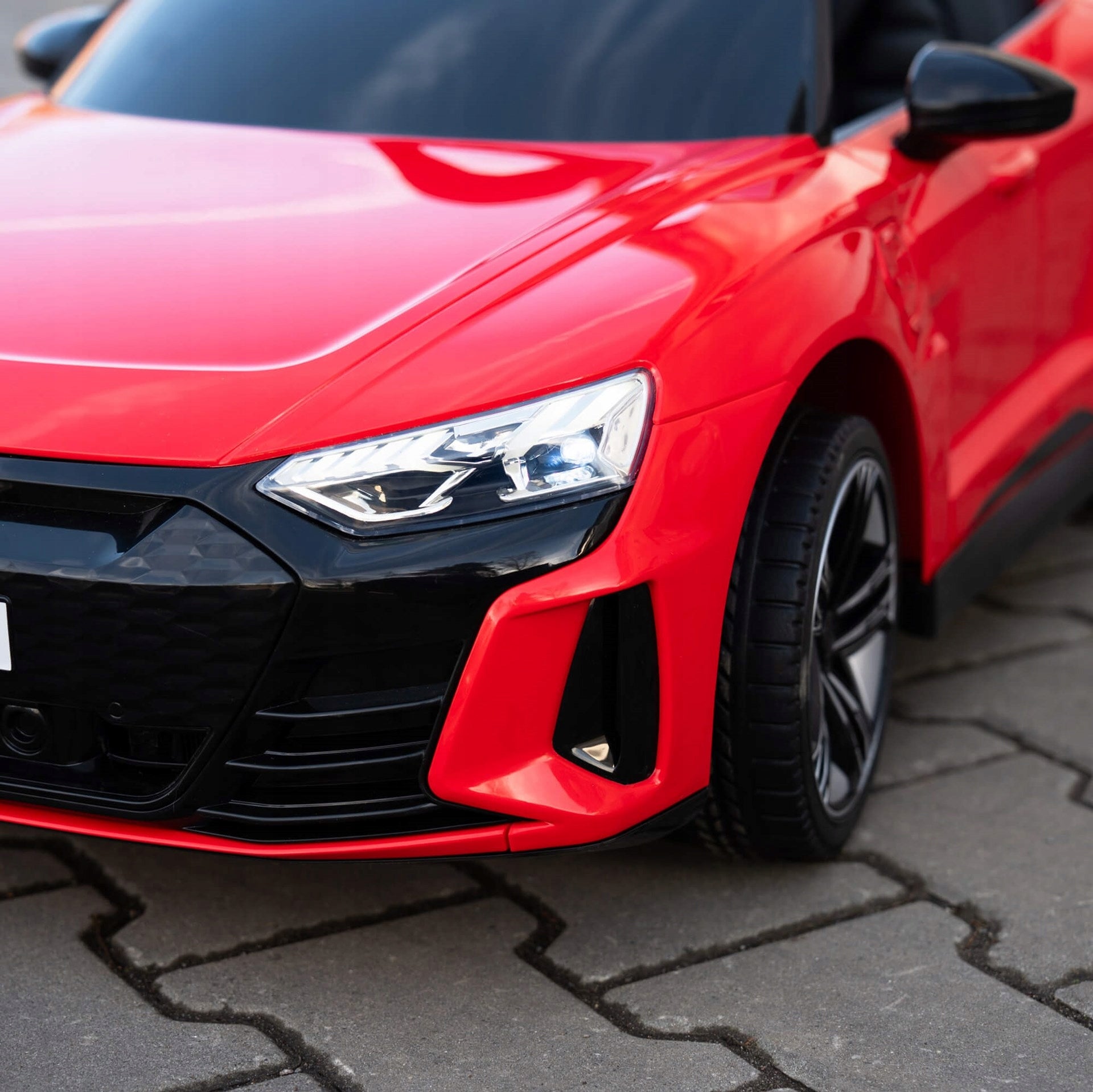 AUDI E-TRON GT RS 4X4 Auto battery EVA LEATHER Remote control CAR for CHILD Manufacturer code KC0013