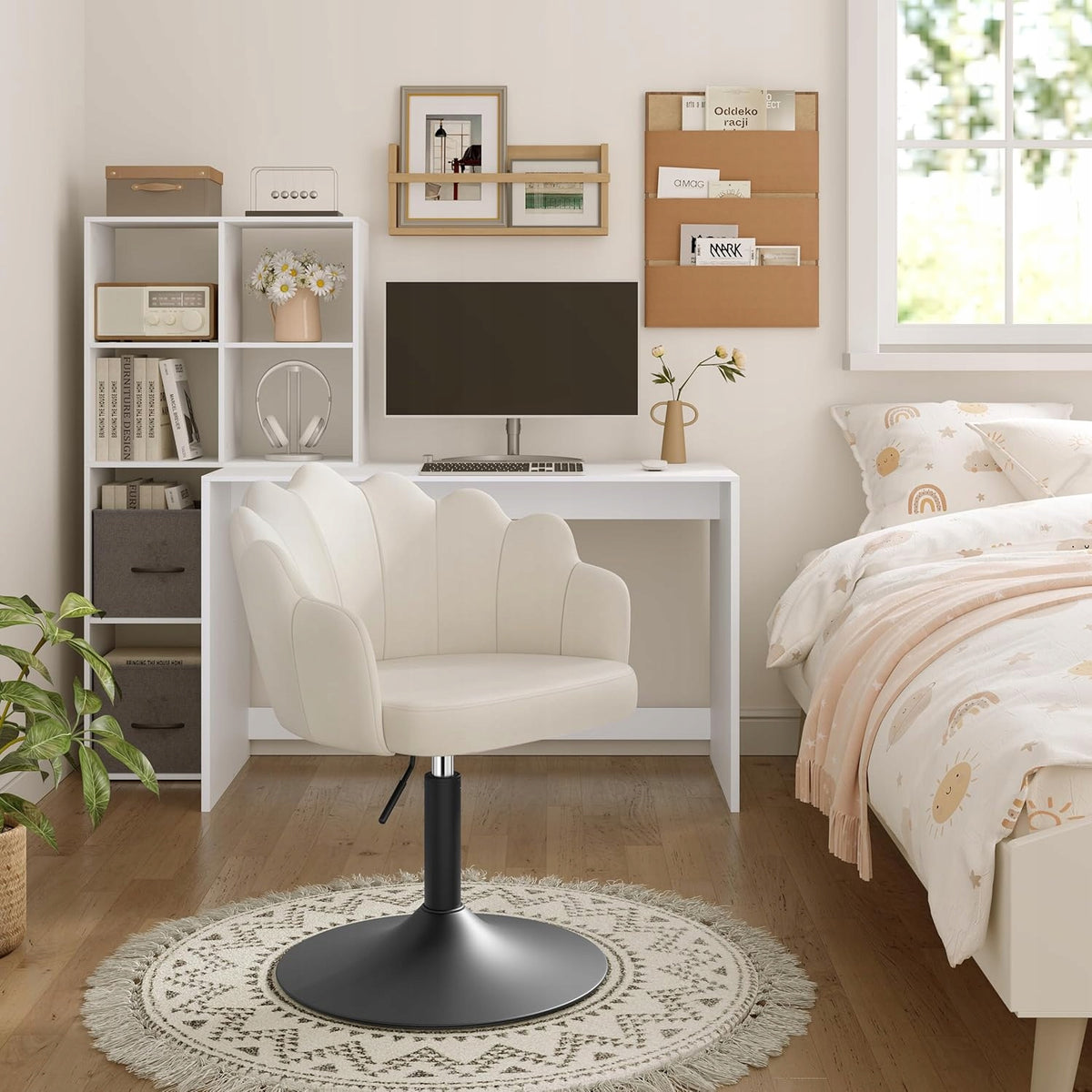 Adjustable swivel chair for dressing table Woltu cream in the shape of petals Manufacturer code BH432CM-1