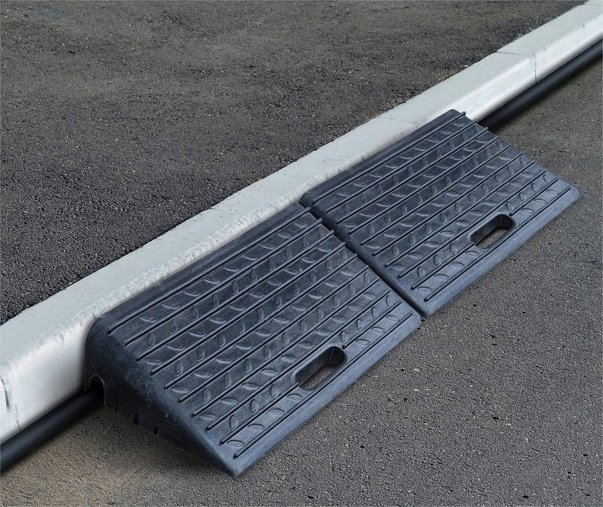 Aidapt 4in Rubber Kerb Threshold Ramps Set of 2 Wheelchair Access Brand no brand