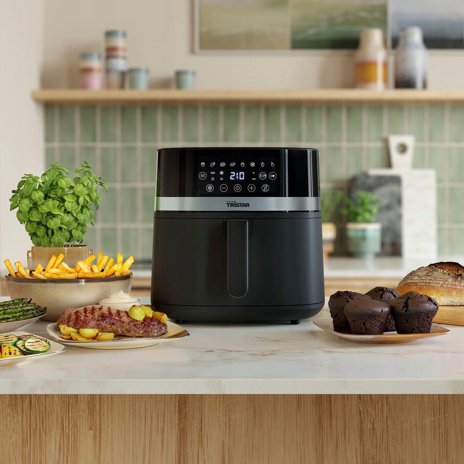 Air Fryer Tristar FR-9418 – 8L, 2000W, Digital Touch, 7 Programs, PFAS-Free Dominant color black