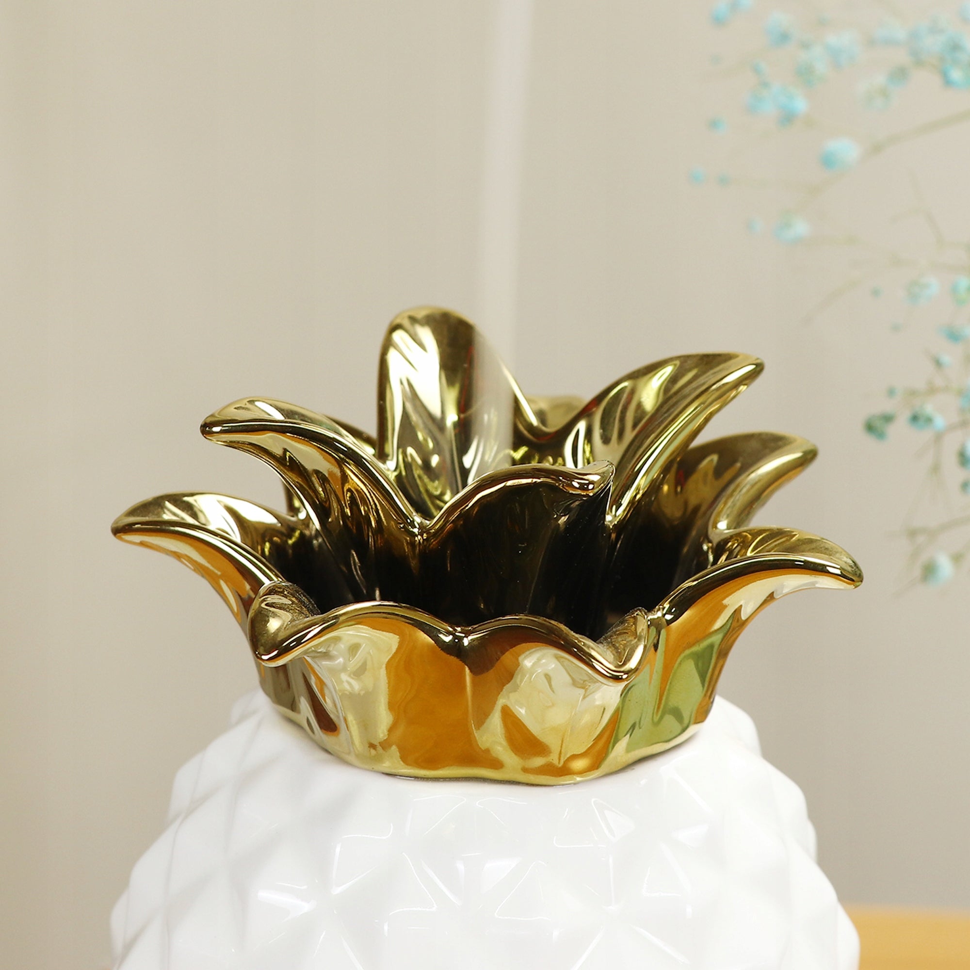 Air Humidifier Pineapple Scent Diffuser LED Ceramic Ultrasonic Dominant color white