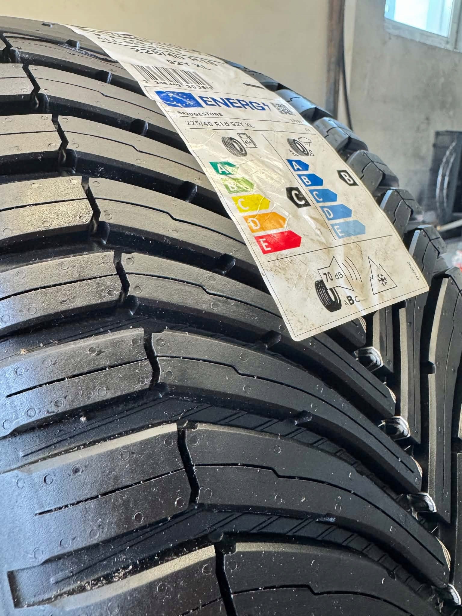 All-season tyre 225/40R18 Bridgestone Turanza All Season 6 92 Y 2026R Number of tires offered 1 pc.
