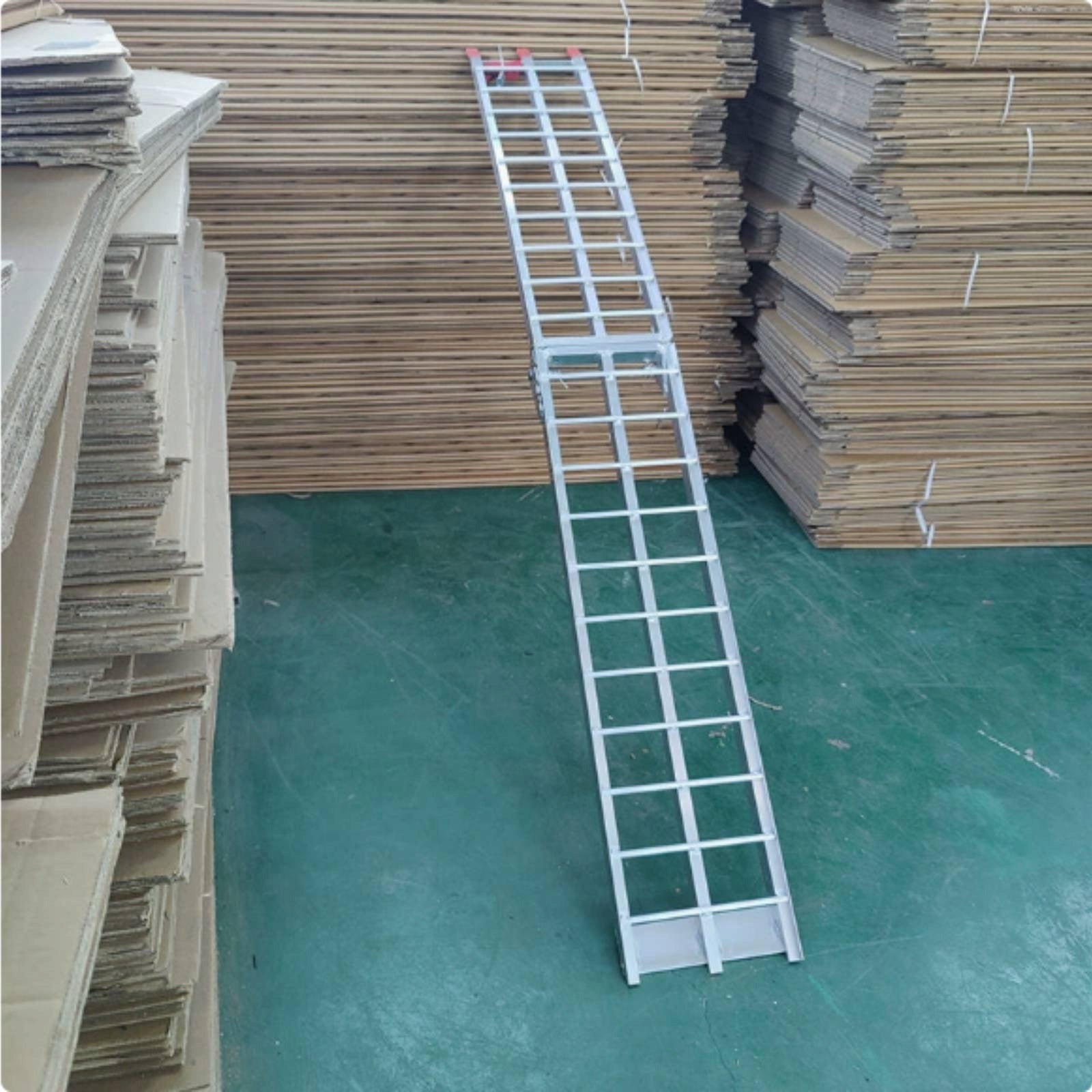 Aluminum Motorcycle Ramp Crossbar Folding Motorcycle Ramp Ladder-Like Product weight with unit packaging 7.5 kg