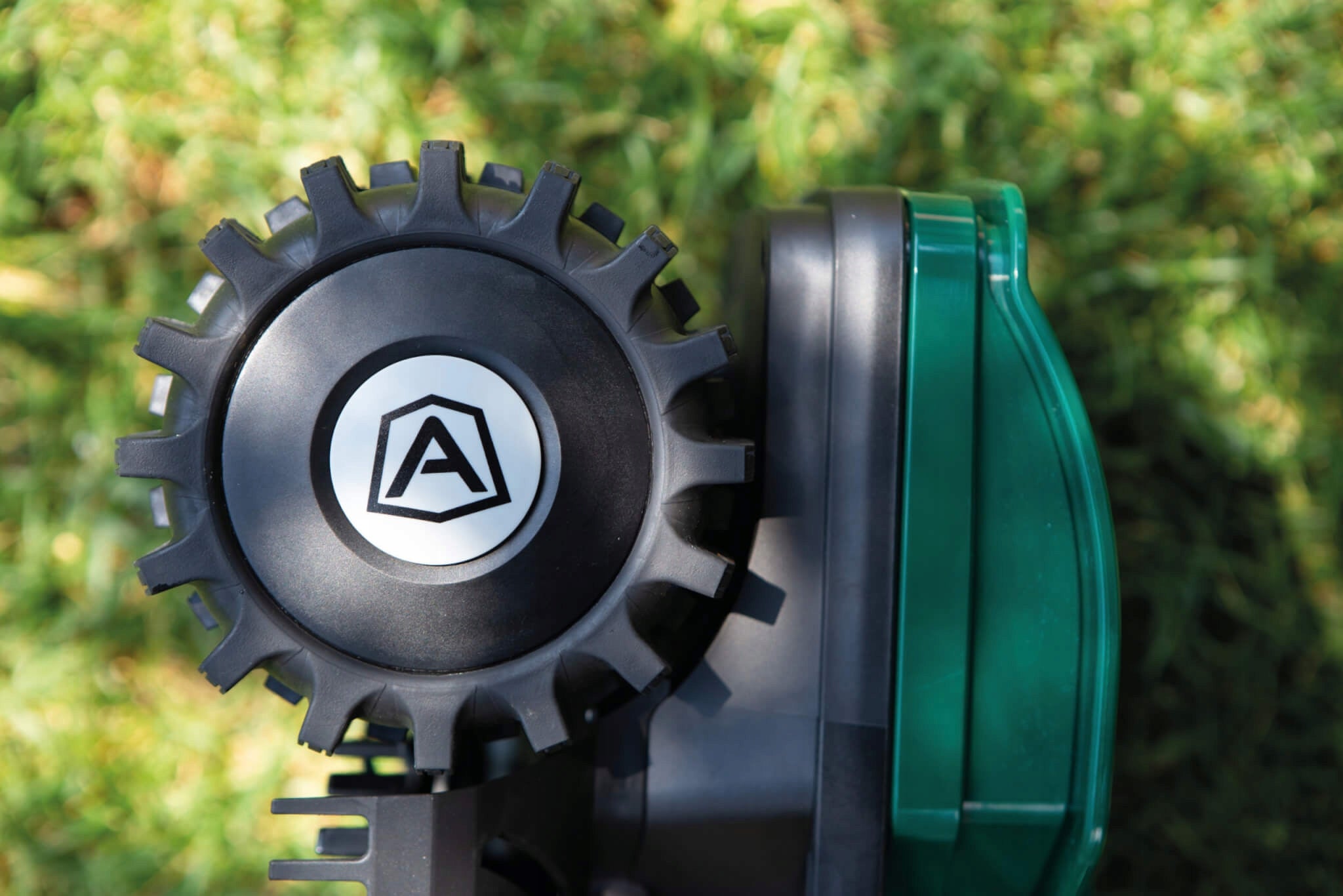 Ambrogio L15 Deluxe mowing robot, cutting width 15 cm Brand Ambrogio
