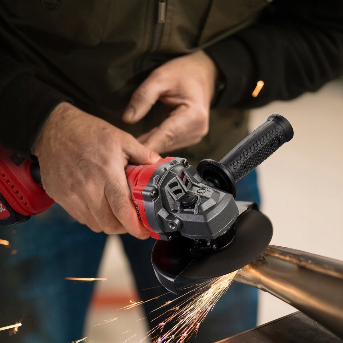 Angle Grinder Cordless Brushless 2x 4,0Ah Rubber Angle Diax Manufacturer code BT-CA-20A