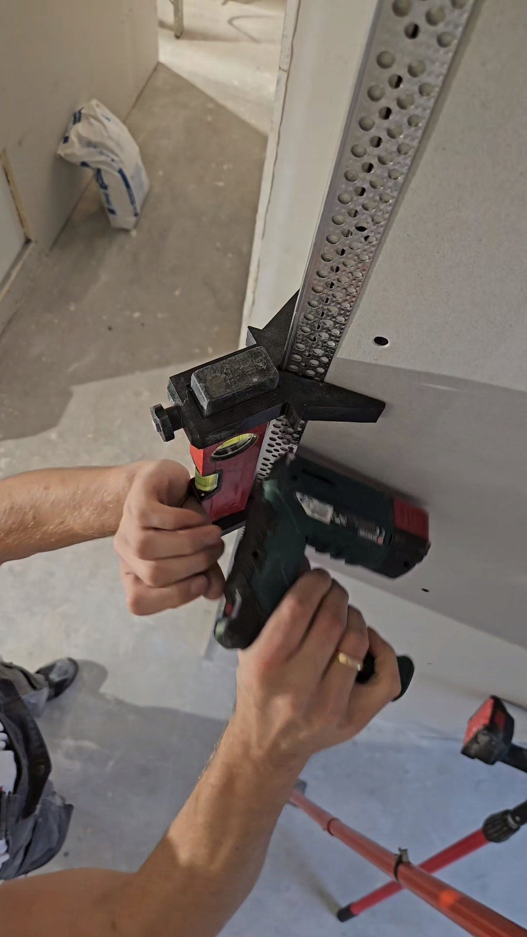 Angle for embedding aluminum corner 2pcs under levels PRO