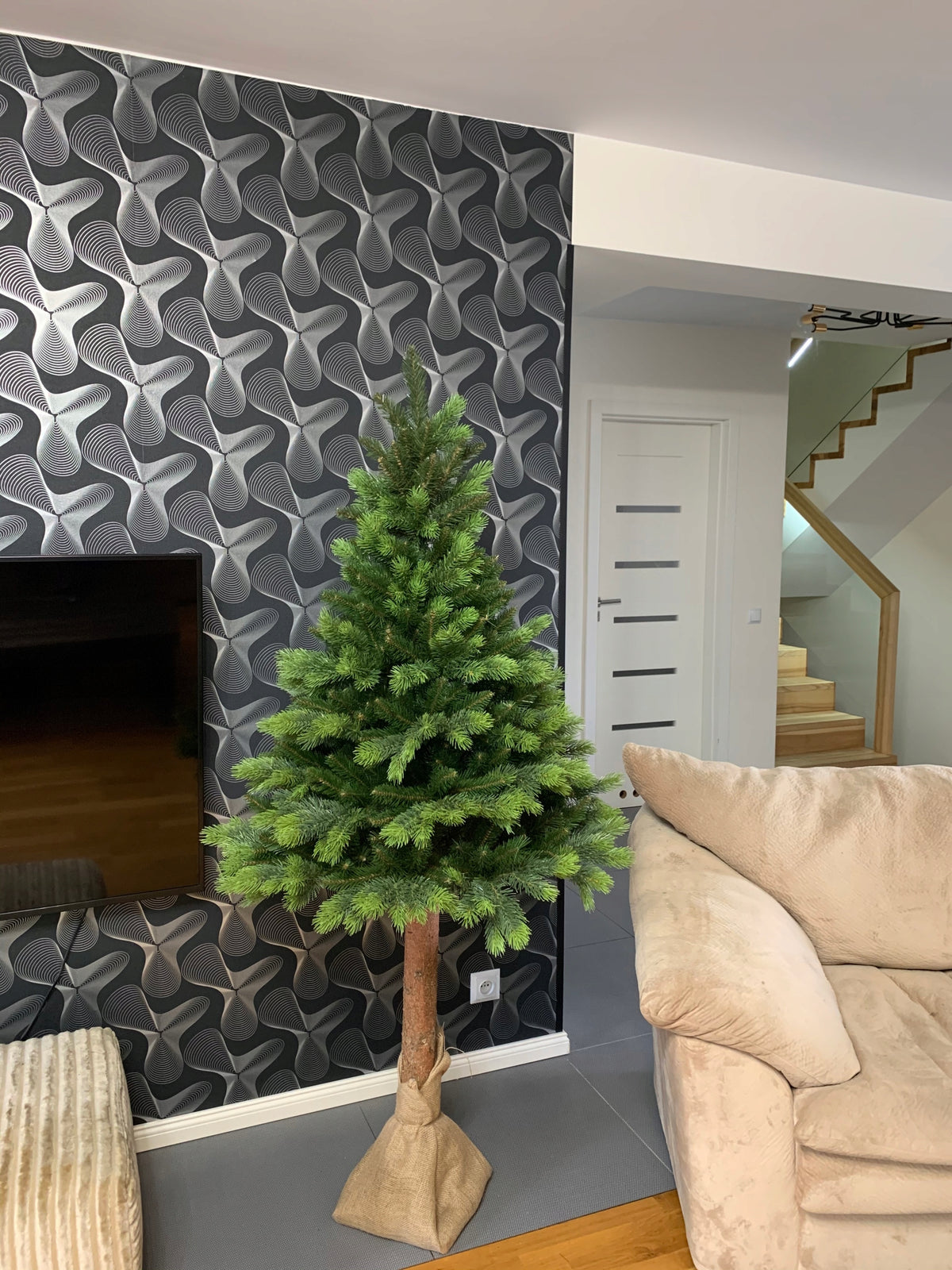 Artificial Christmas tree on a trunk, like a real one, 180 cm Manufacturer code Jp180