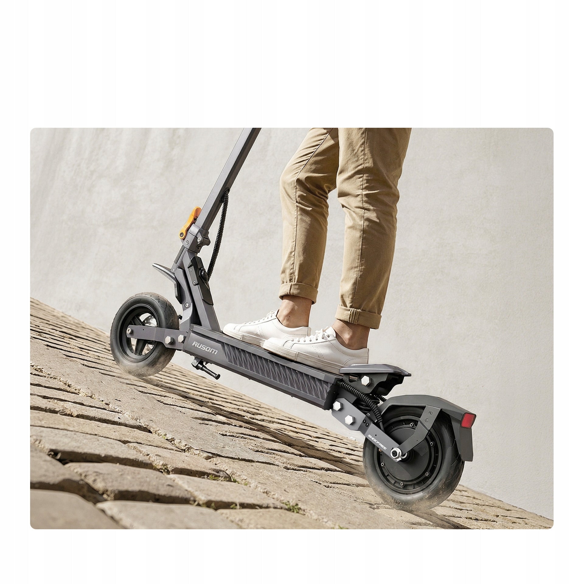 Ausom Gosoul 2 electric scooter 1100W 20km/h 70km 10” Tubeless Tires Color black