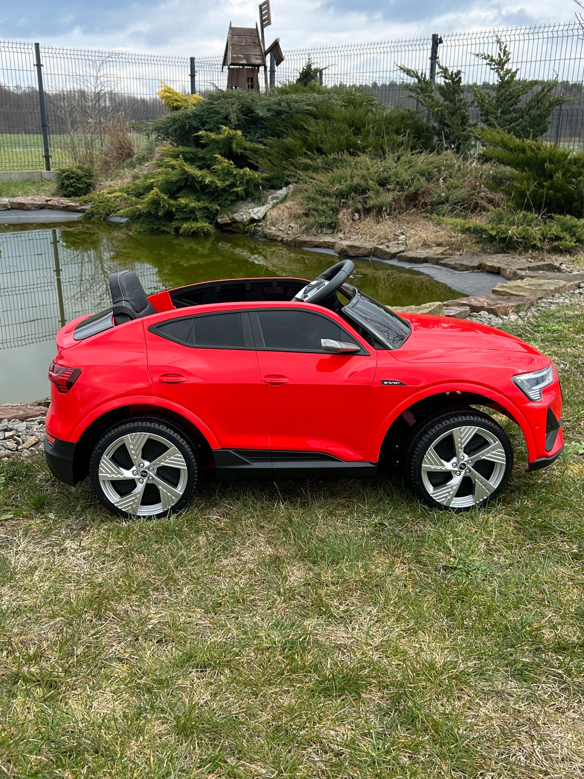 Auto Battery Operated Audi e-tron 4x4 180 Watt Leather Wheels EVA Red Brand LEAN Toys