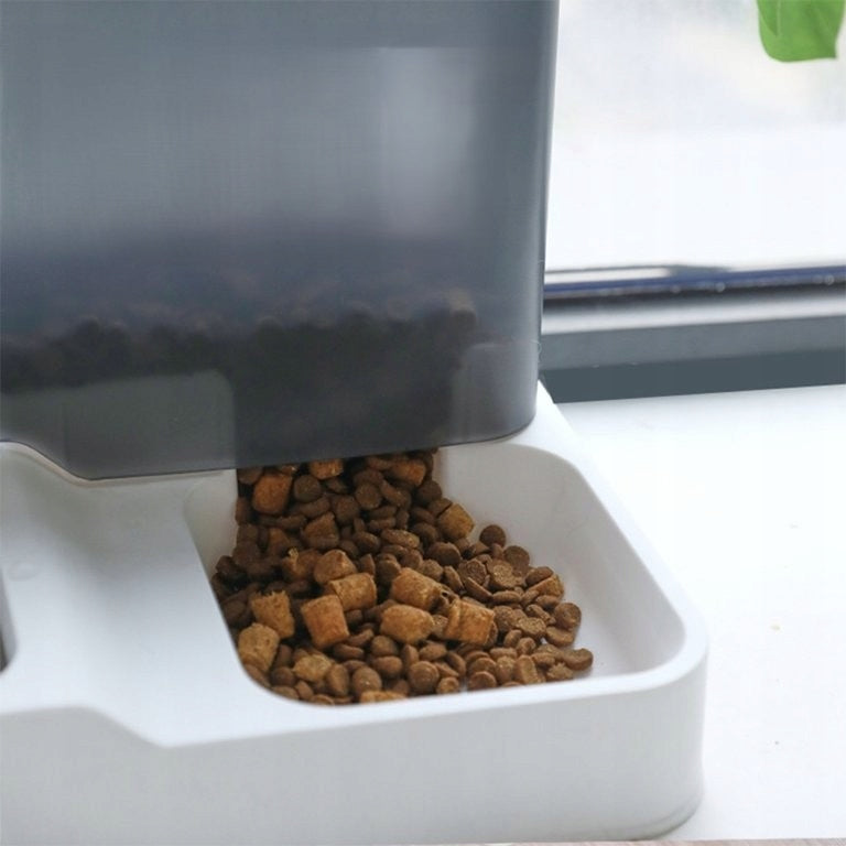 Automatic pet feeder pink Manufacturer code P166/R3