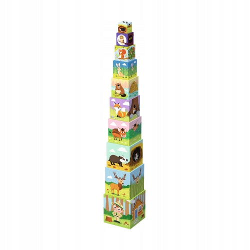 Pyramide Trefl Tower im Wald 
