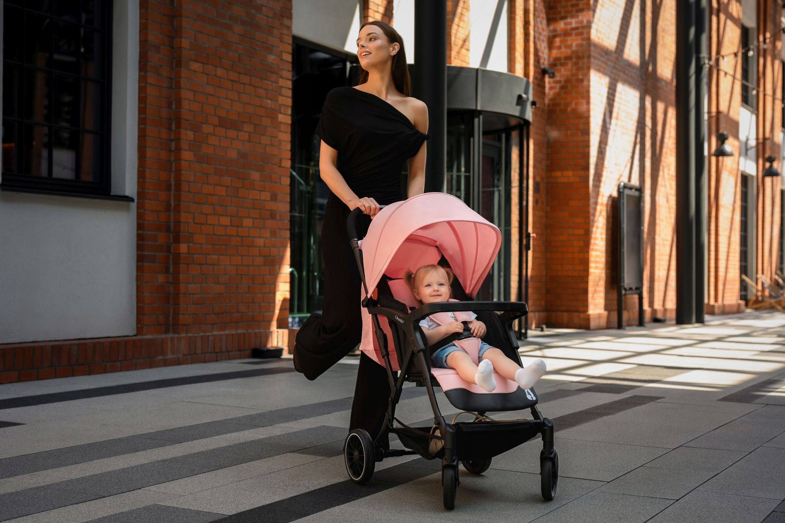 BABY STROLLER LUNA STROLLER UP TO 22 kg FOLDING AUTOMATIC RETRACTABLE HANDLE Manufacturer code 5905226111989