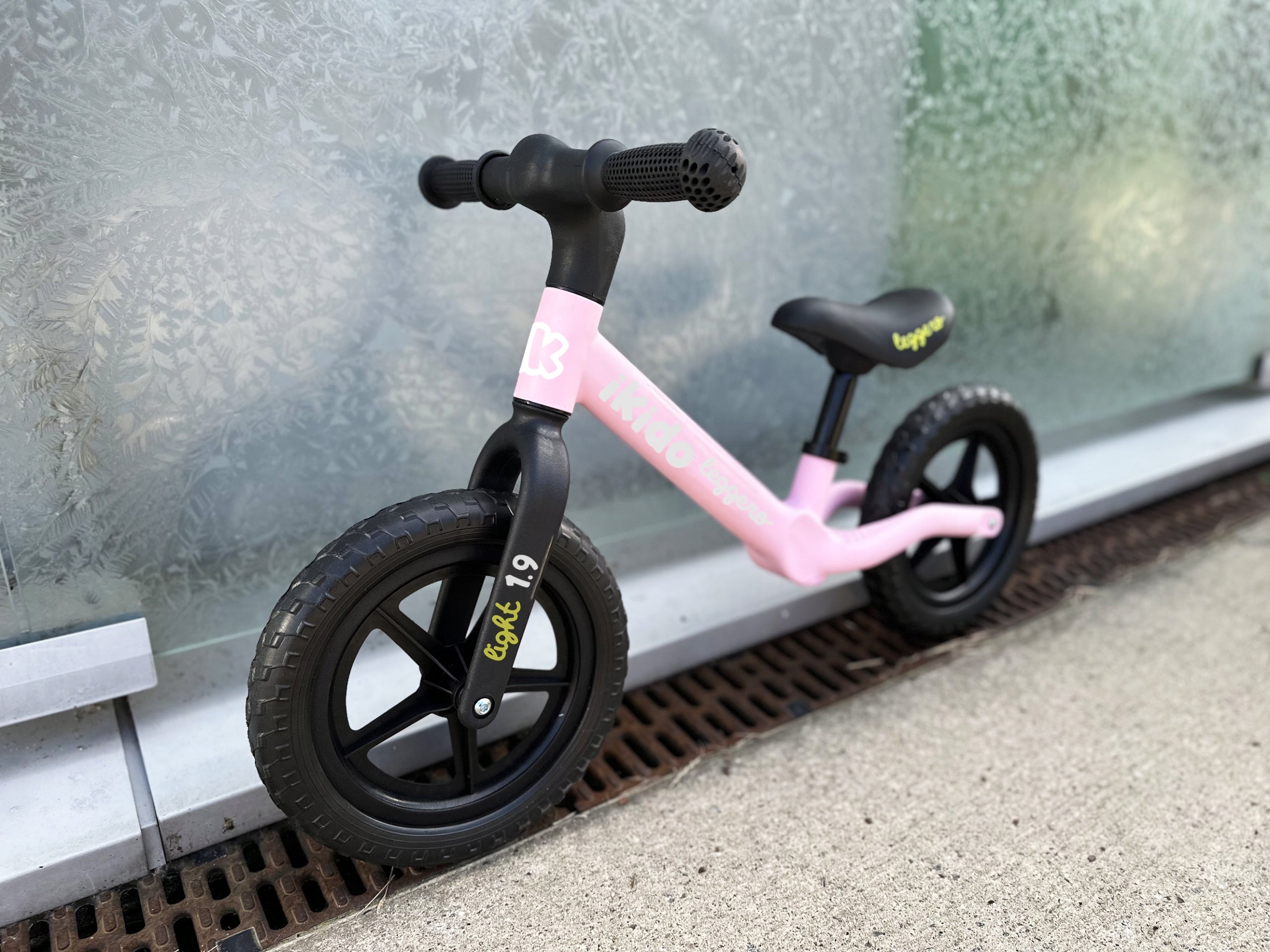 BALANCE BIKE iKido 1.9KG Bike Children's bicycles 3 years FOR GIRLS Model Leggero