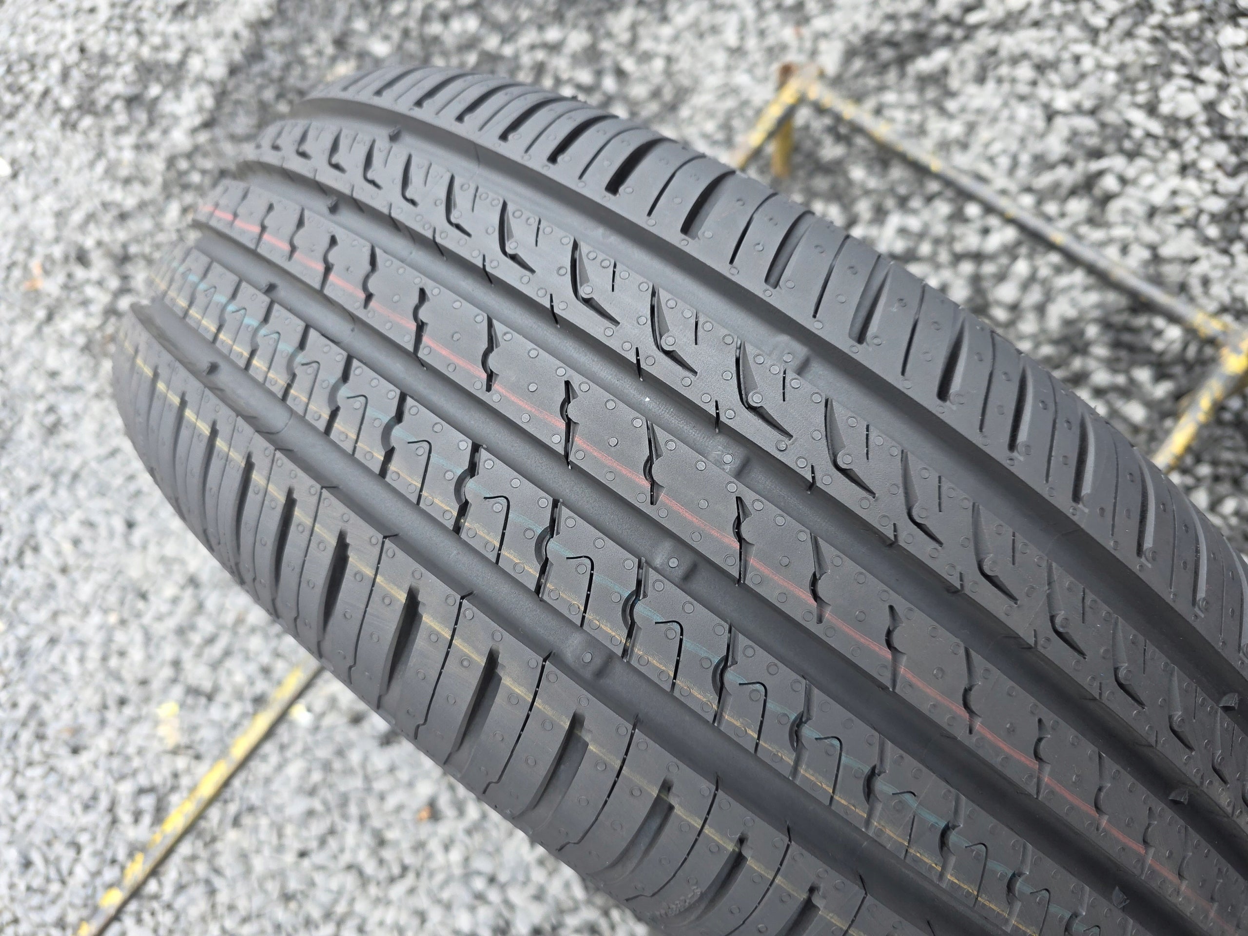 BARUM BRAVURIS 5HM 205/60 R15 Season summer