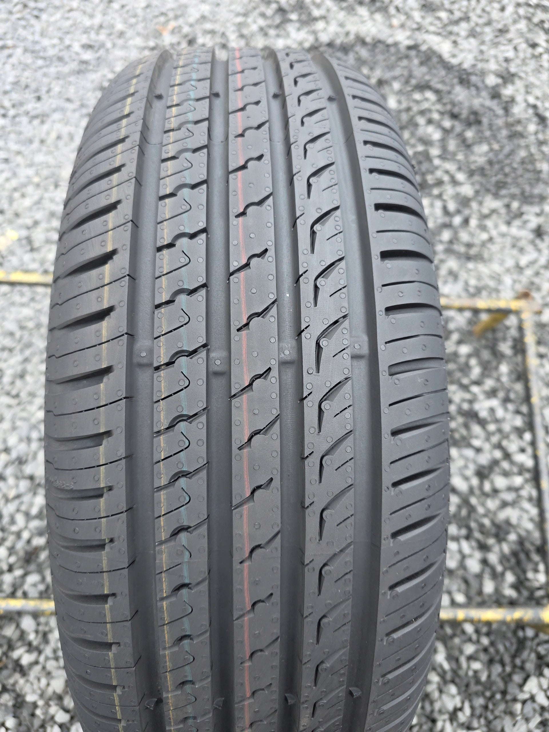 BARUM BRAVURIS 5HM 205/60 R15