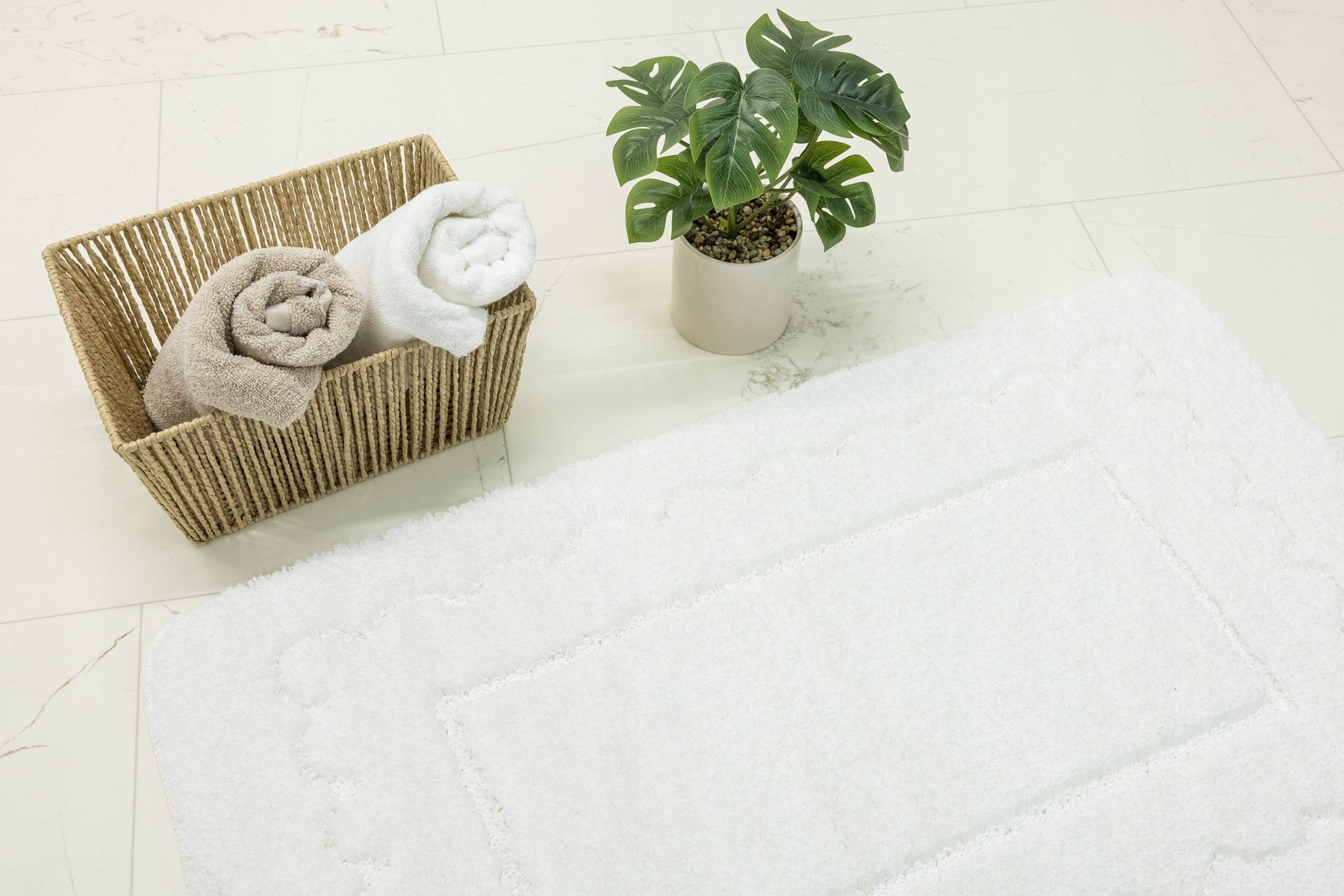 BATHROOM RUG FOR TOILET NON-SLIP WHITE THICK SOFT CLAM 50x80 cm Product width 50 cm