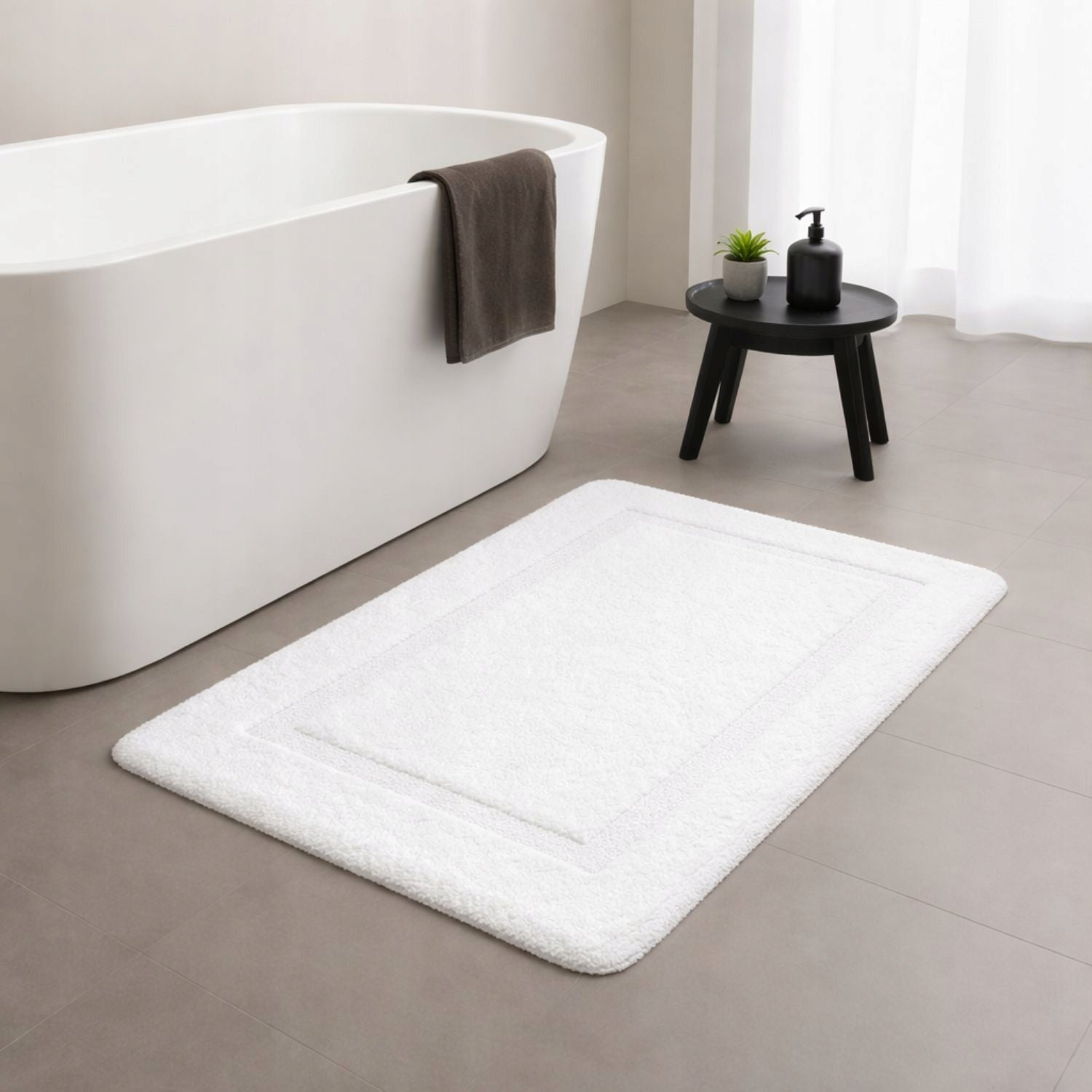 BATHROOM RUG WHITE 50x80 NON-SLIP FOR BATHROOM ELEGANT WHITE Packaging status original