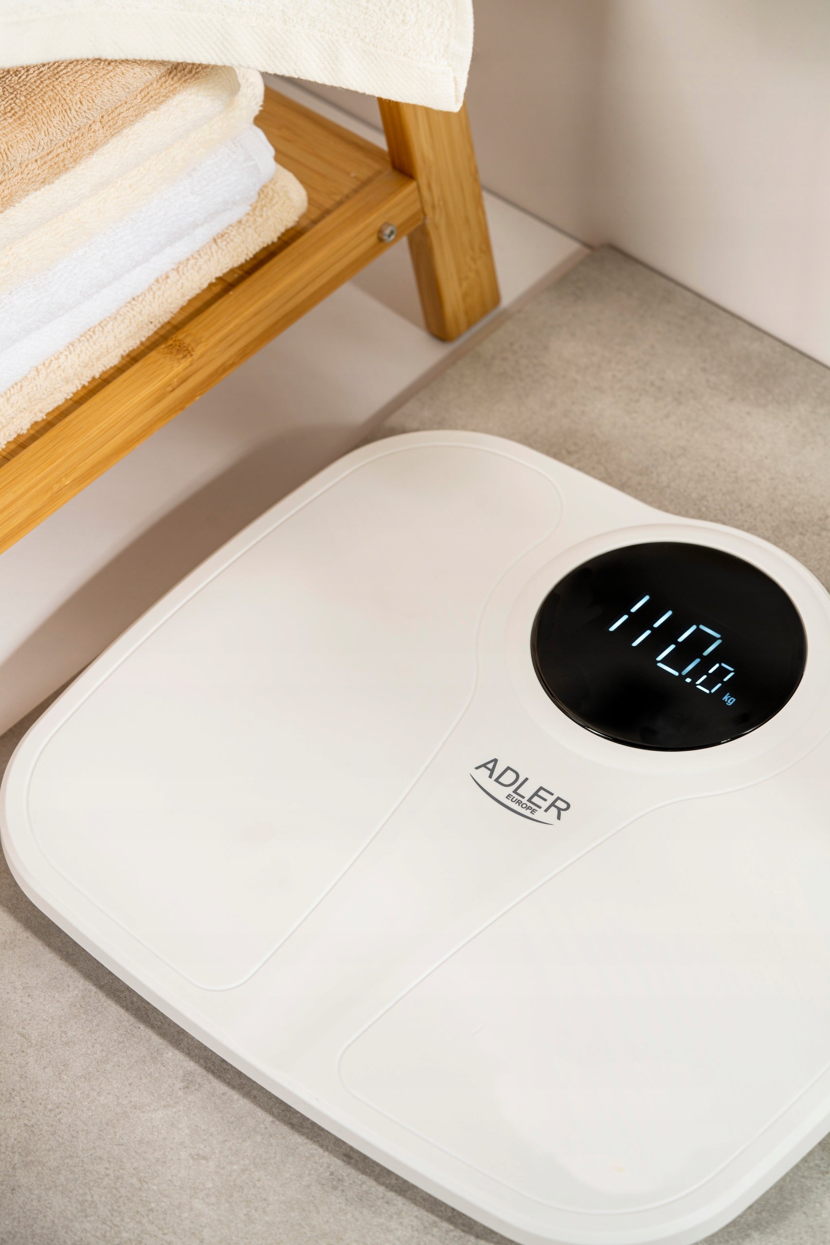 BATHROOM SCALE ELECTRONIC LIFTING CAPACITY 180 KG PRECISION LED WHITE ADLER Packaging status original