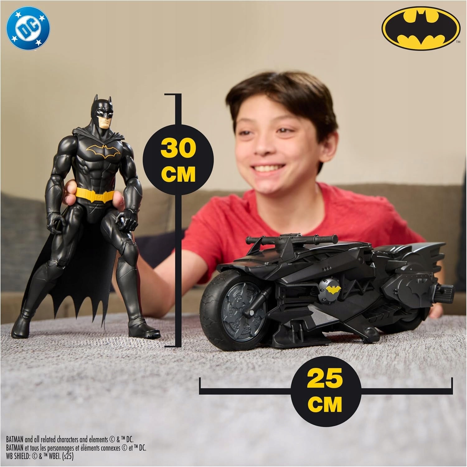 BATMAN FIGURE 30 CM + REMOTE CONTROLLED VEHICLE BATCYCLE RC DC STUDIOS Kid's age 4＋ years