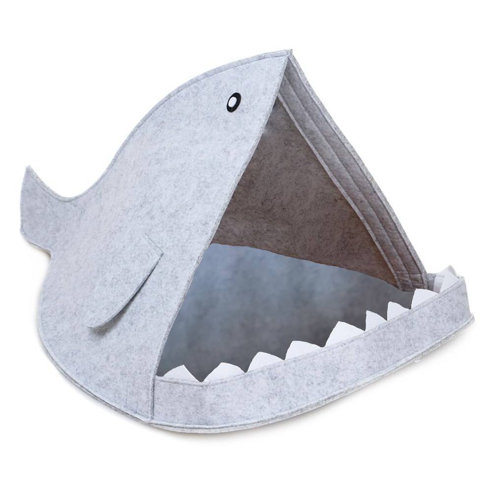 BED FOR CAT HOUSE IN THE SHAPE OF FISH