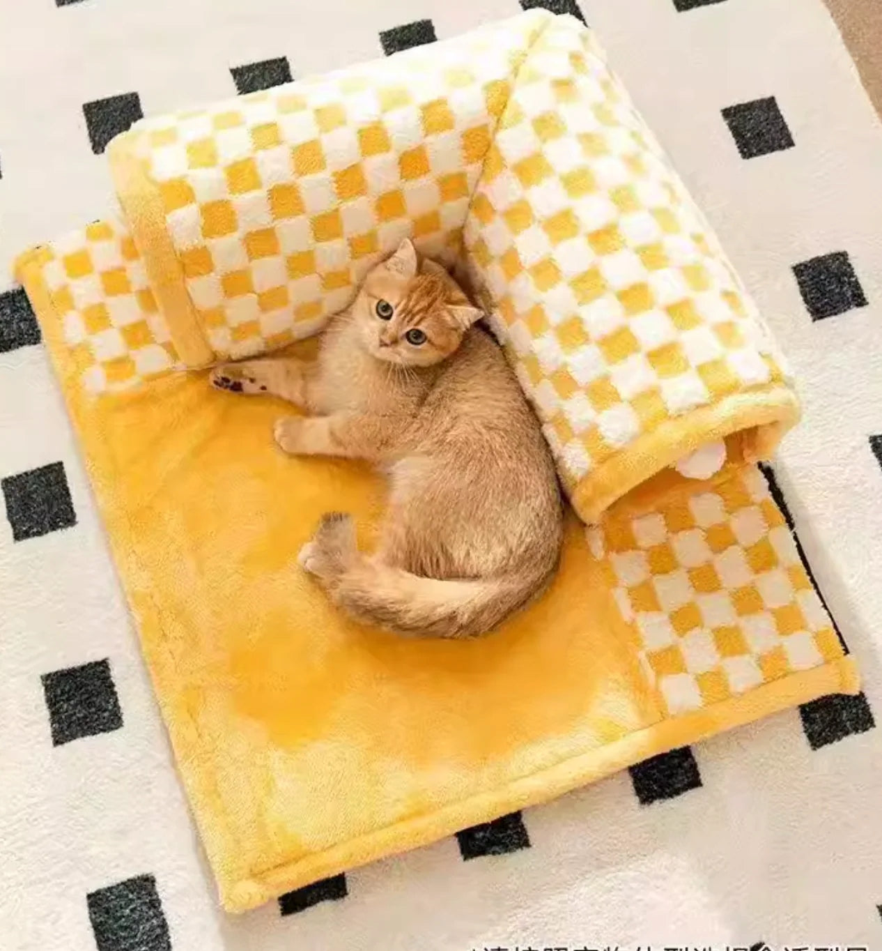 BED TUNNEL MAT FOR CAT DOG RABBIT RODENTS SOFT POMPOMS L Length 66 cm