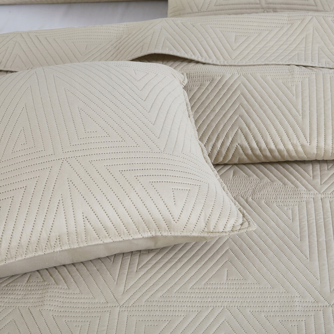 BEDSPREAD SOFA QUILTED KAPA BLANKET PLAID 140x200 TRIO BEIGE Manufacturer code 5903068849510