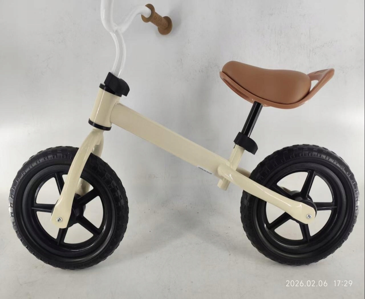BEIGE BALANCE BIKE 12 INCHES LIGHT 2,5KG FOR CHILDREN 2+ ADJUSTABLE HIT WITHOUT Kid's age 2＋ years