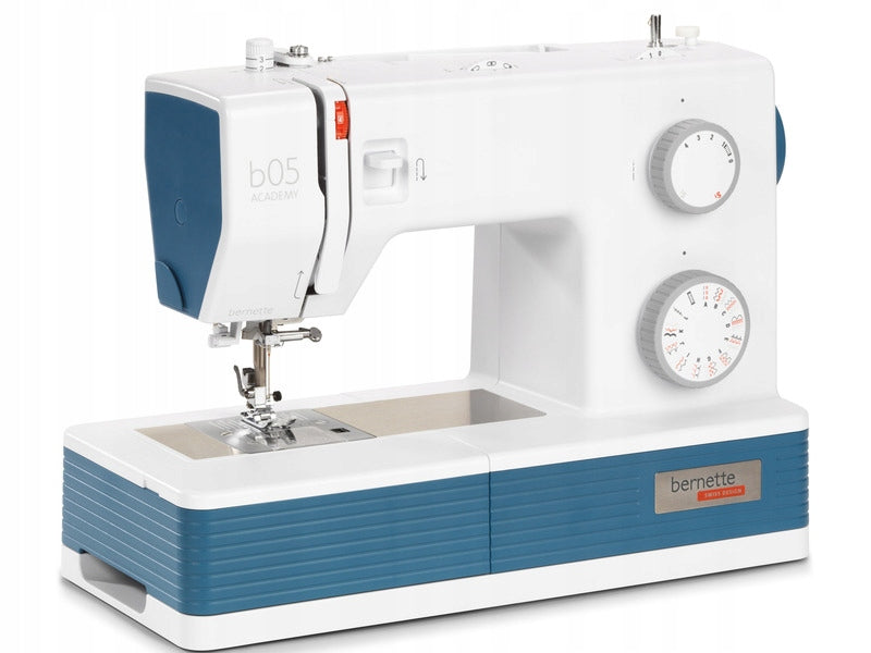 BERNETTE 05 Academy Heavy Duty Sewing Machine + Machine Bag