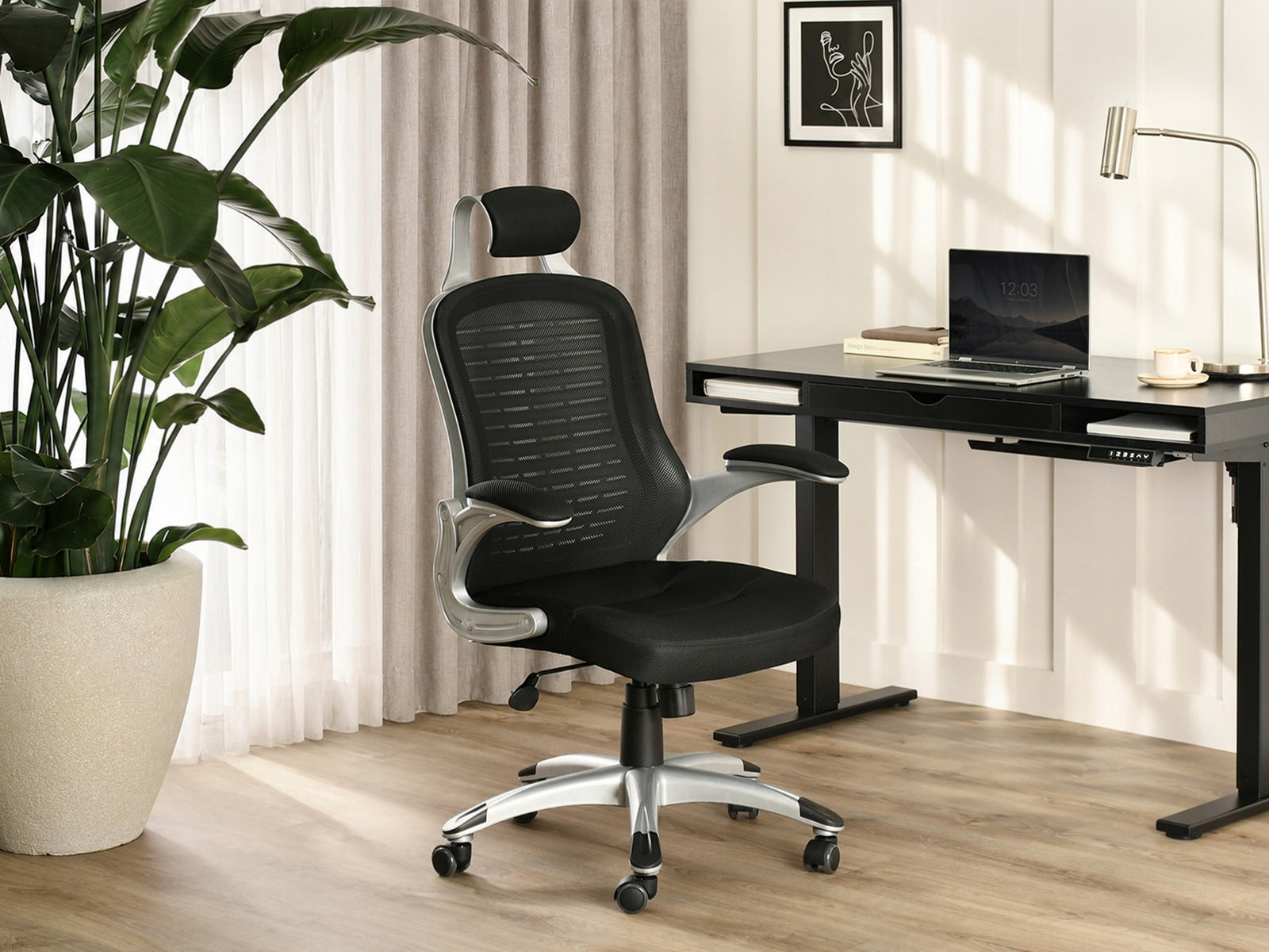 BESTSELLER ERGONOMIC OFFICE CHAIR MADE OF MESH FABRIC LUPO BLACK AND SILVER Manufacturer code 5907698615705
