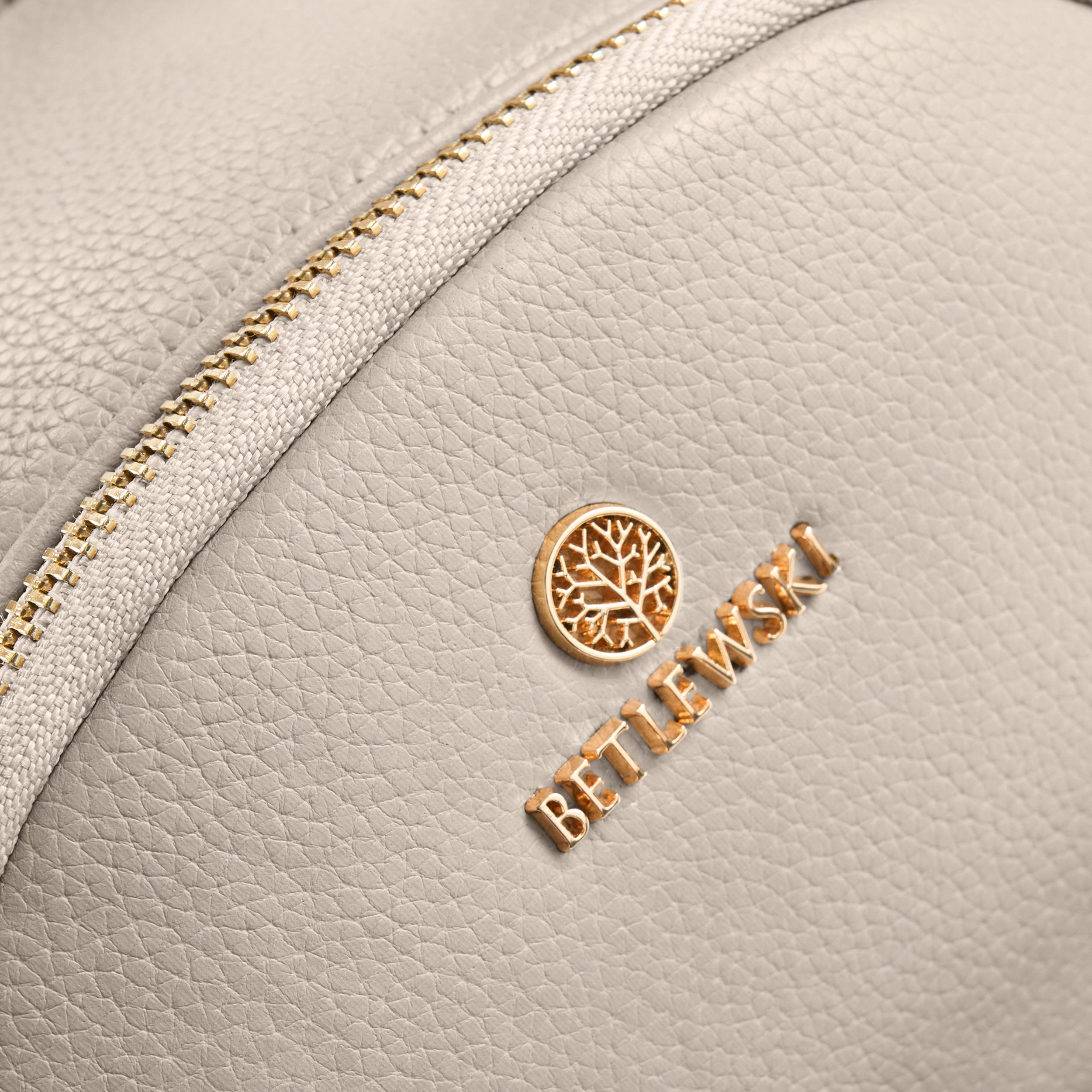 BETLEWSKI Women's Backpack Urban Beige Eco Leather Harness Logo Holder Packaging status original