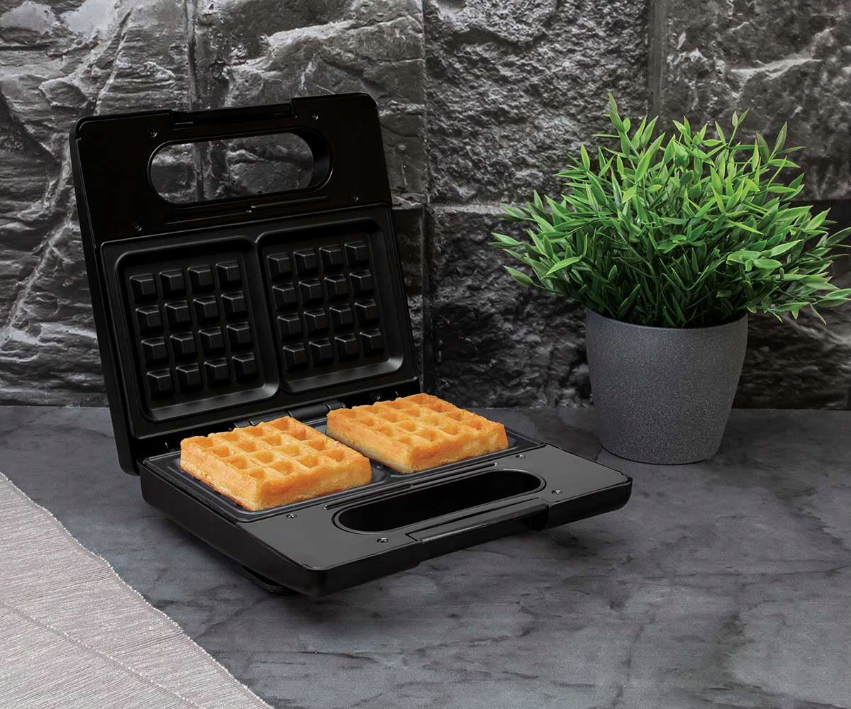 BH-9146 - 780W Waffle Maker Berlinger Haus Black Rose Collection Packaging status original