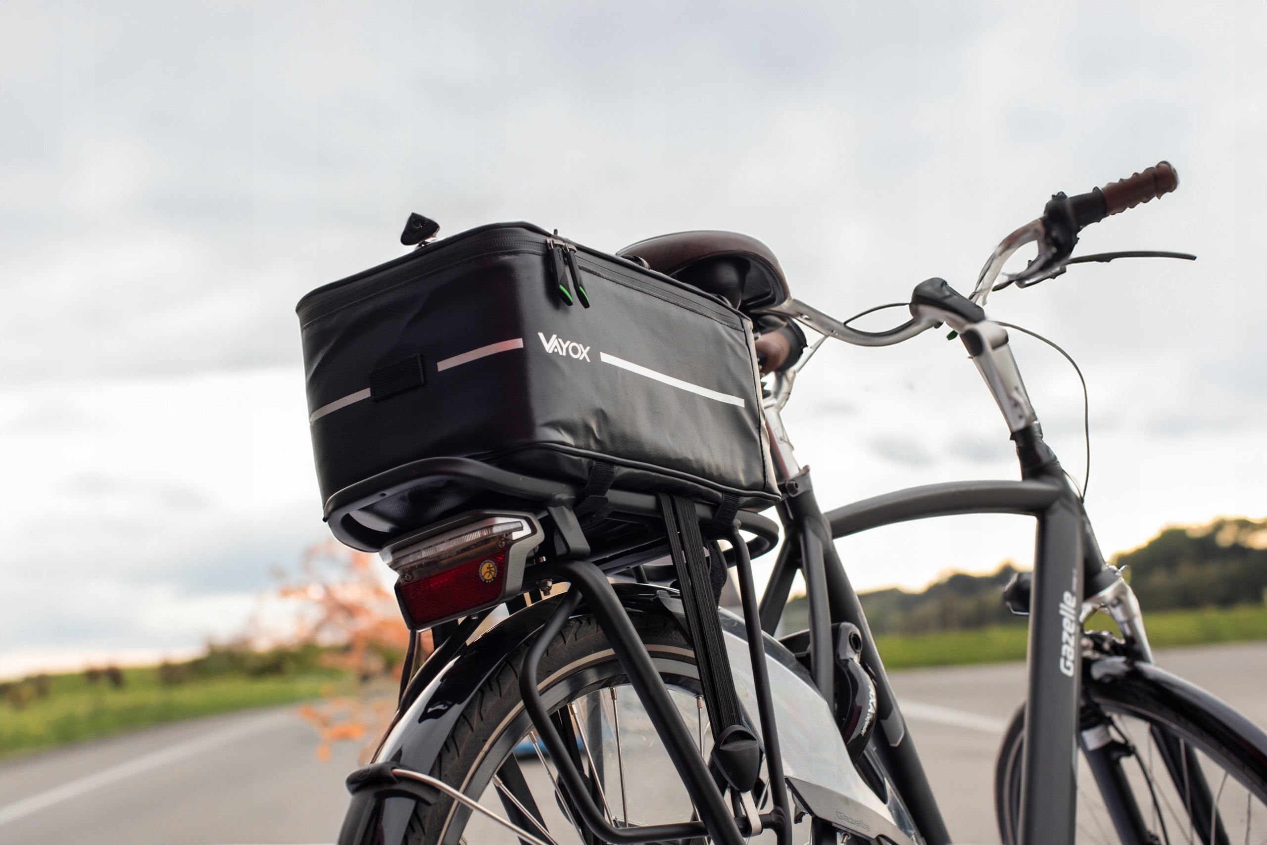 BICYCLE BAG FOR PANNIER TRAVEL POUCH REAR COVER WATERPROOF VAYOX Manufacturer code TORBA SAKWA NA BAGAŻNIK TYRSTYCZNA