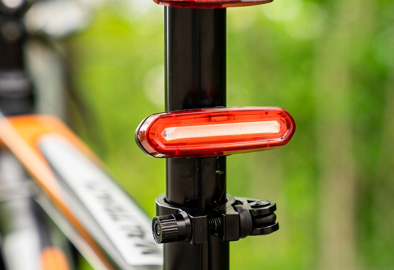BICYCLE LIGHT FRONT+REAR IP65 WATERPROOF FOR BICYCLE ROTATION 360 LED 4400mAh Batteries included no