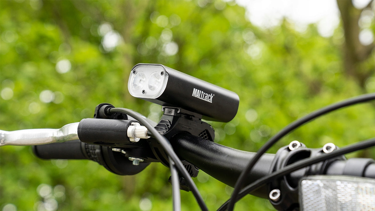 BICYCLE LIGHT FRONT+REAR IP65 WATERPROOF FOR BICYCLE ROTATION 360 LED 4400mAh Packaging status original