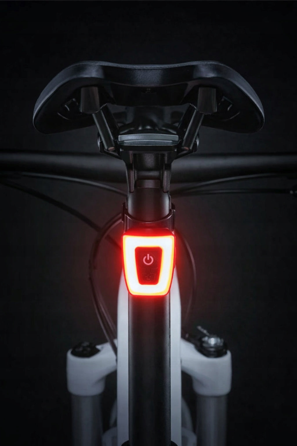 BICYCLE LIGHT REAR USB LED LIGHT RECHARGEABLE POWERFUL UP TO 56 HOURS Packaging status original